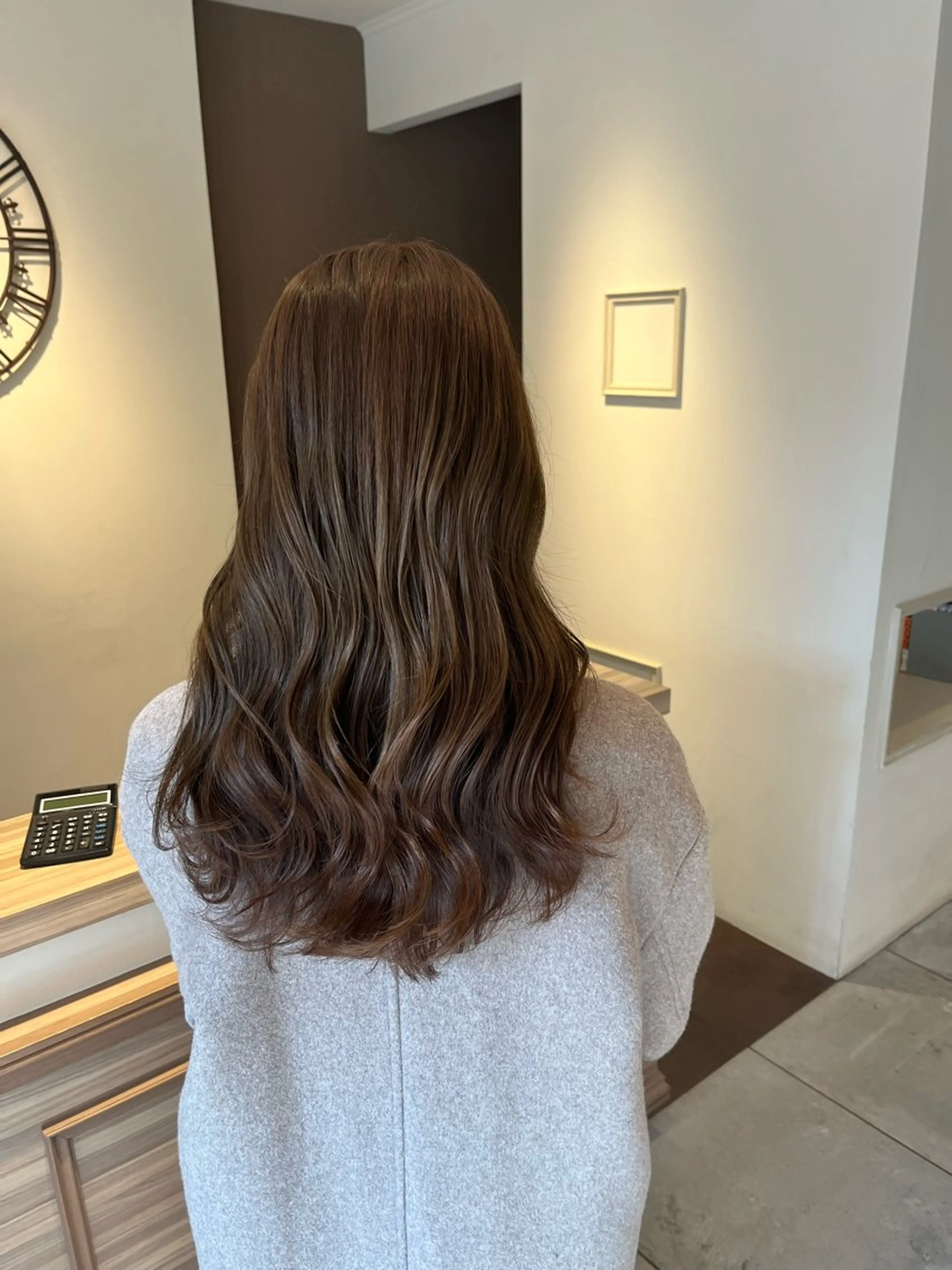 ロング カラー ベージュカラー 川越 輝梨奈のヘアスタイル