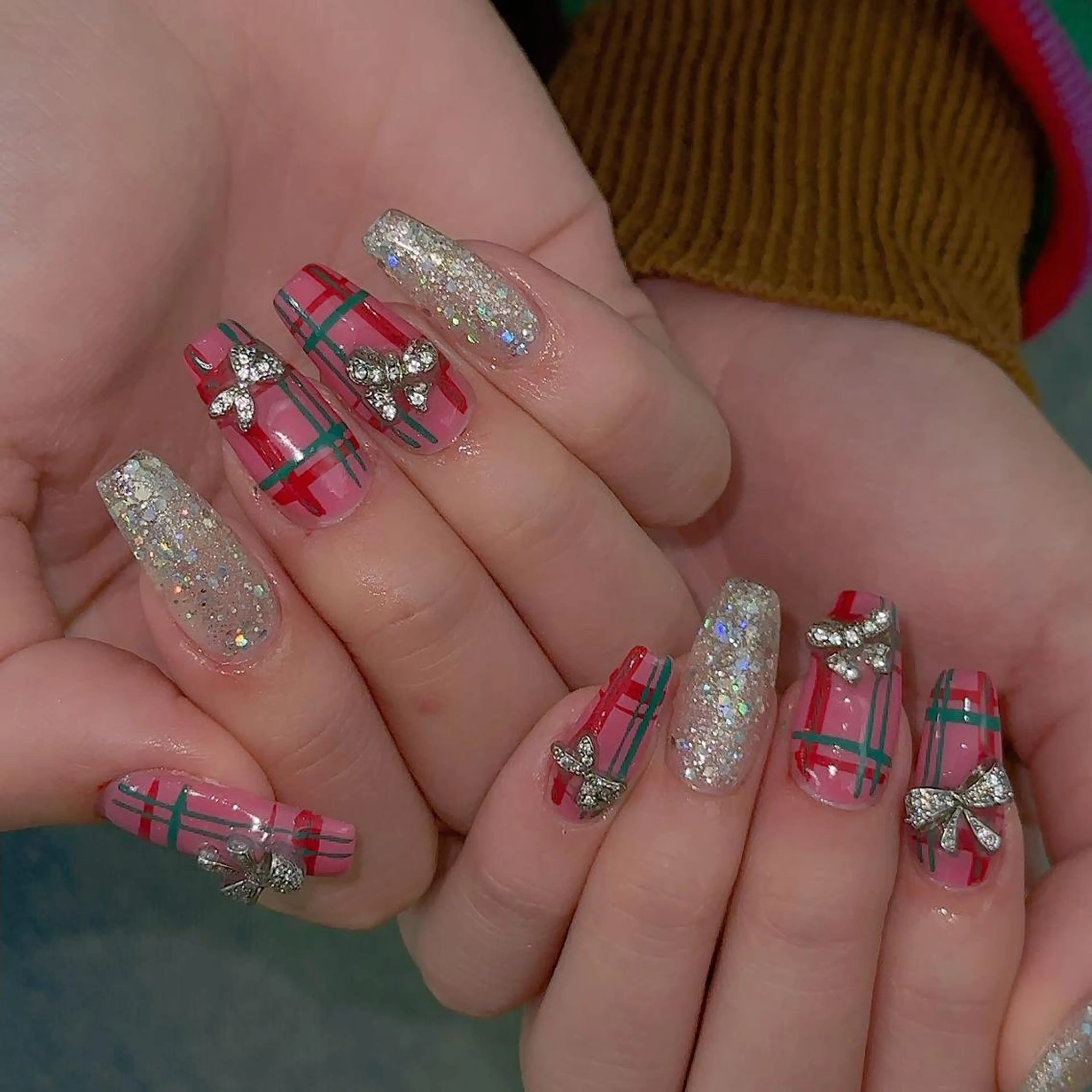 ネイル ハンドネイル Queens PUPUのネイルデザイン