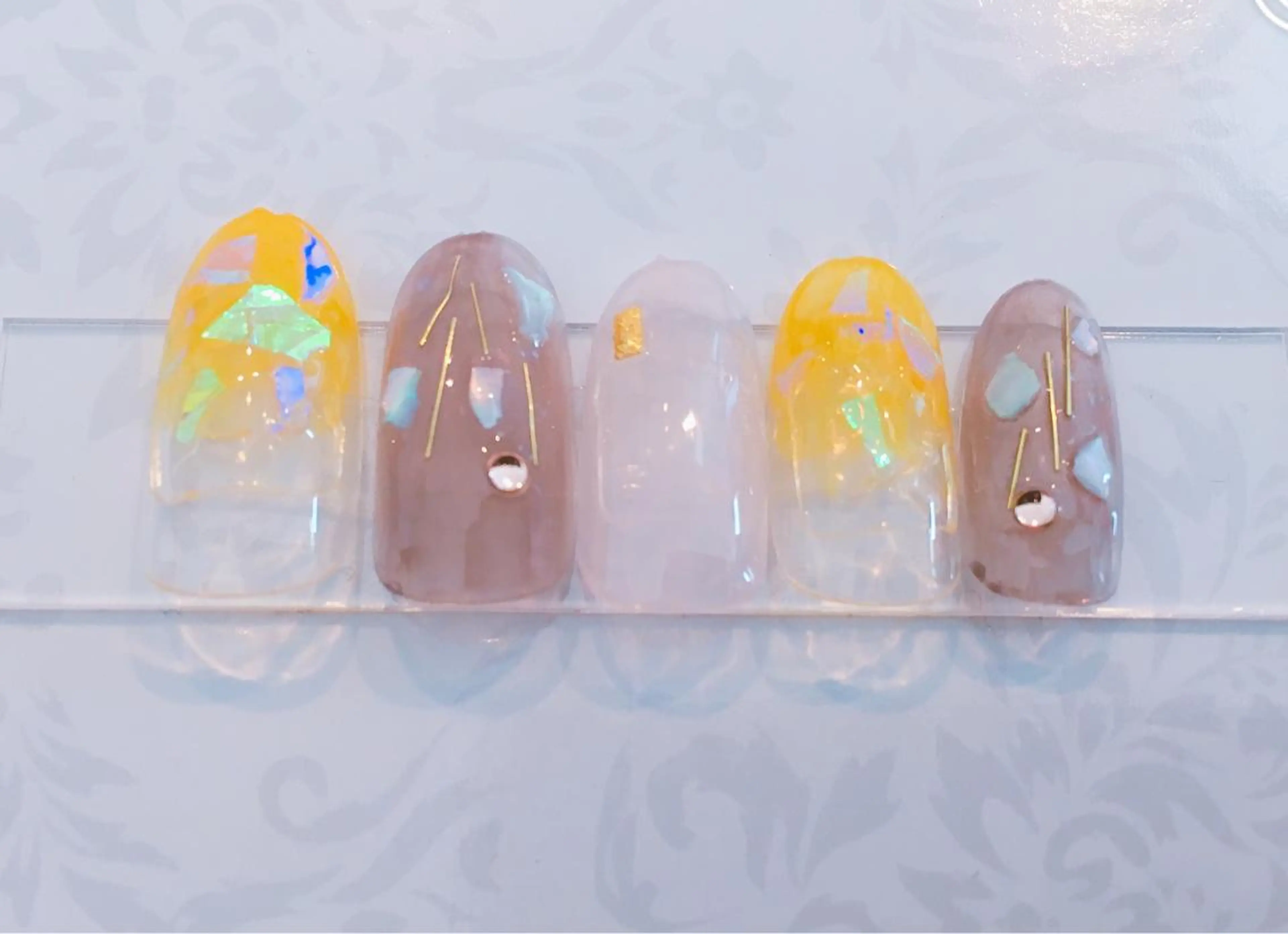 ネイル 黄色 DENTY NAIL所属・DENTY NAIL -ArtRoom-のネイルデザイン