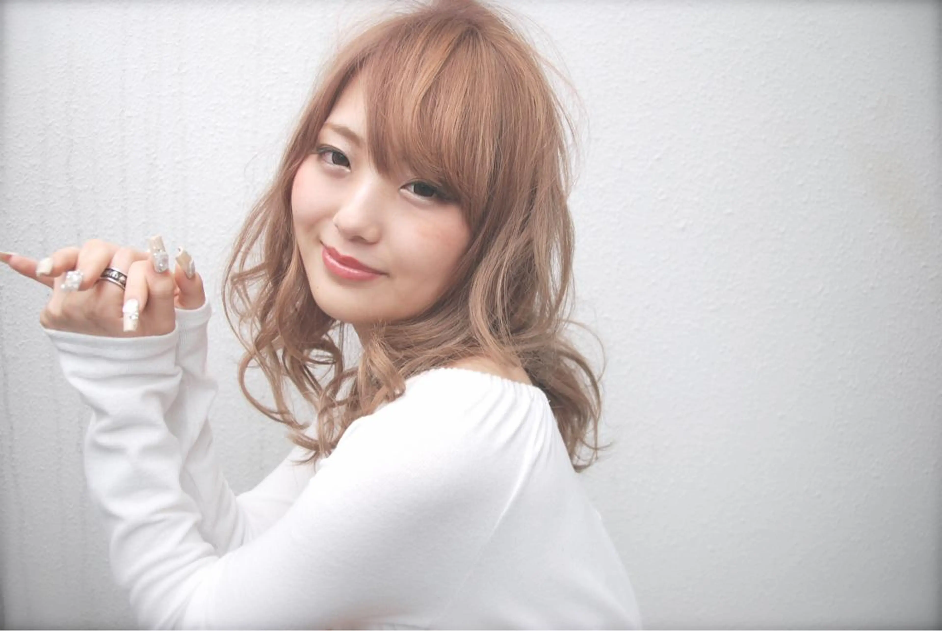 セミロング カラー ベージュカラー ダブルカラー インナーカラー/天神 ブリーチ/吉田のヘアスタイル