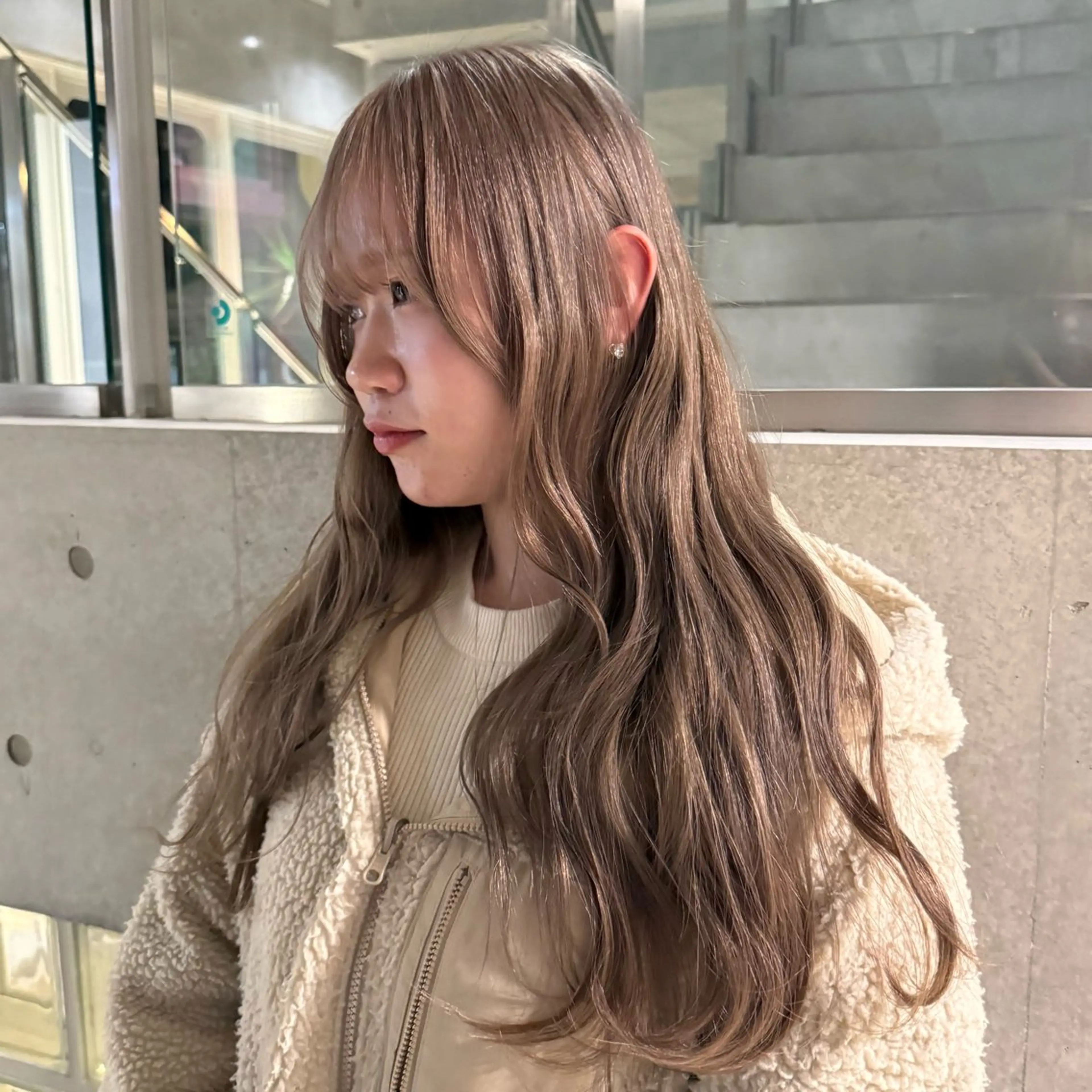 カラー RINA .のヘアスタイル