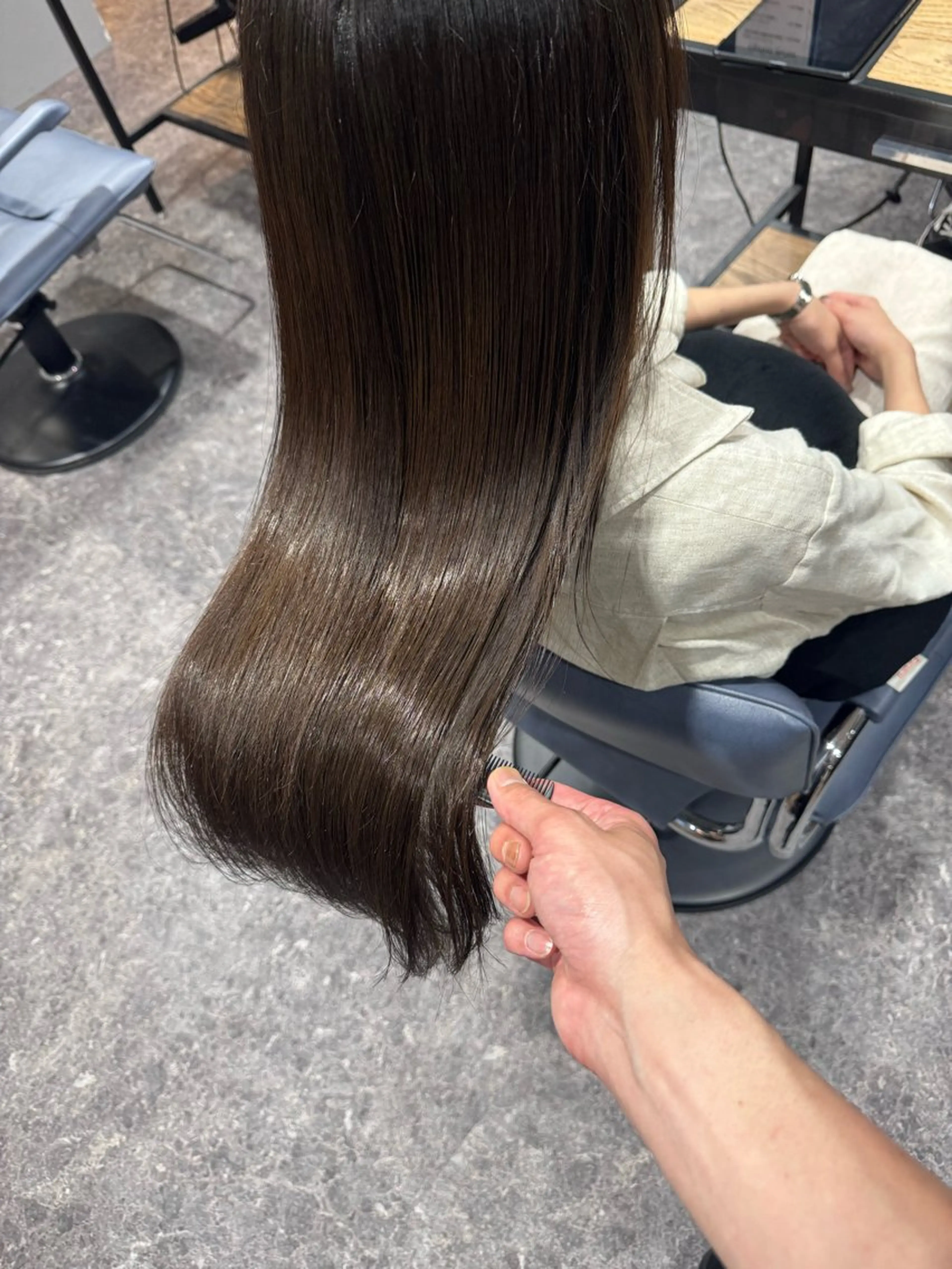 ロング カラー ブリーチ イルミナカラー 髪質改善 縮毛矯正 カット ヘアカラー トリートメント OAK 中目黒のヘアスタイル
