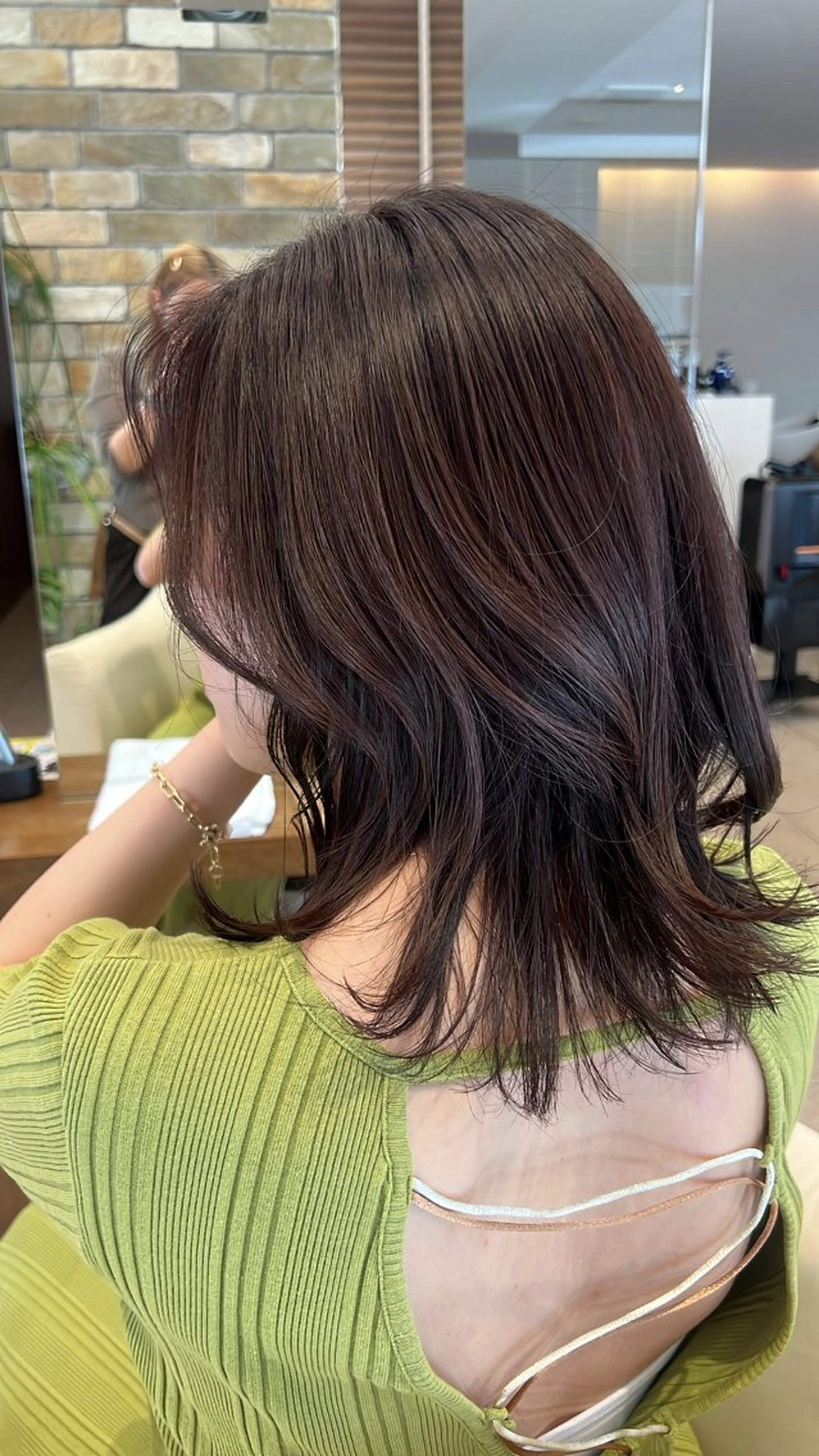 ミディアム カラー 清水 萌未のヘアスタイル