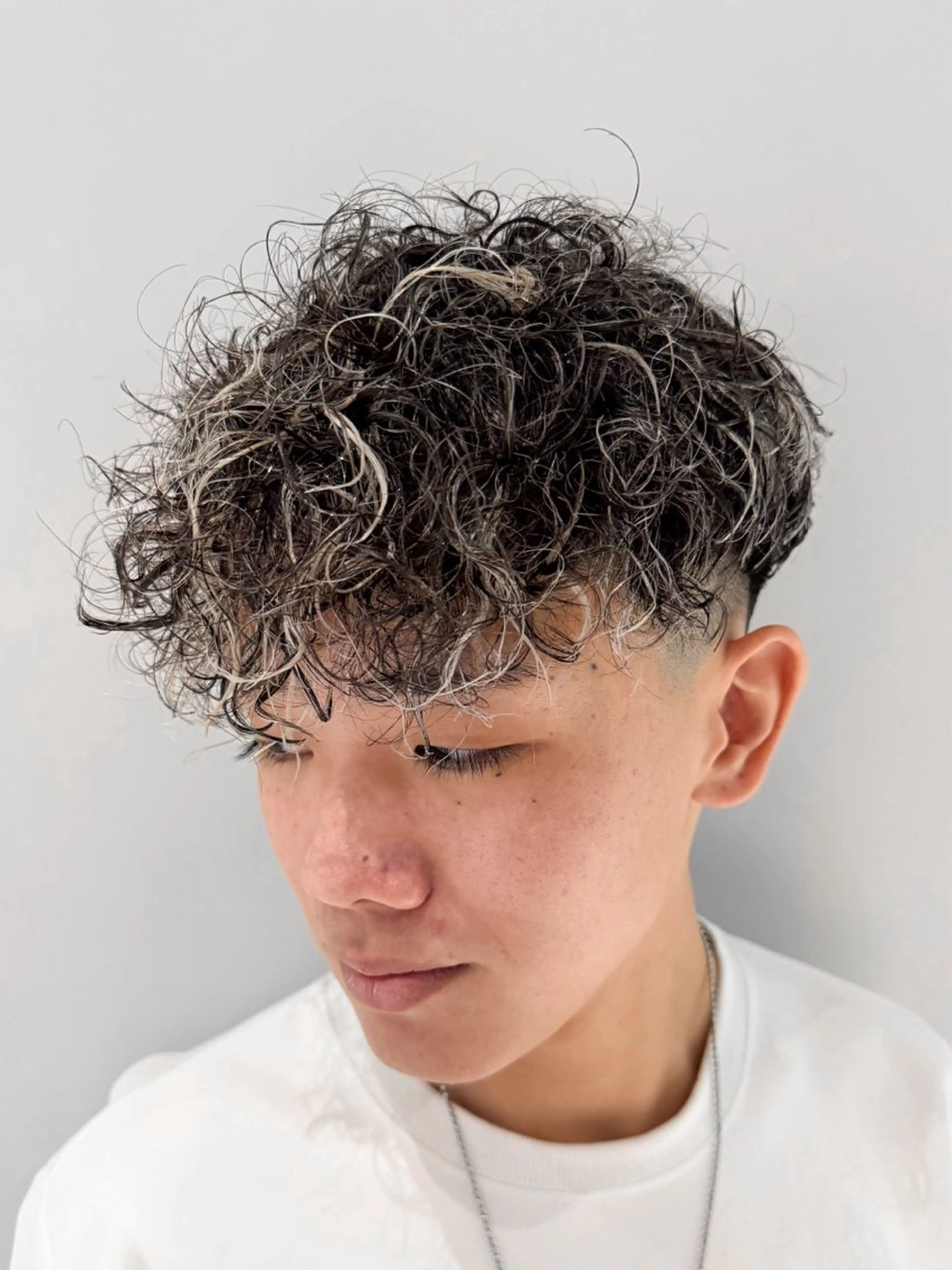 ショート カラー パーマ メンズ カット ヘアカラー パーマ warme所属・メンズパーマ メンズ特化ryoのヘアスタイル