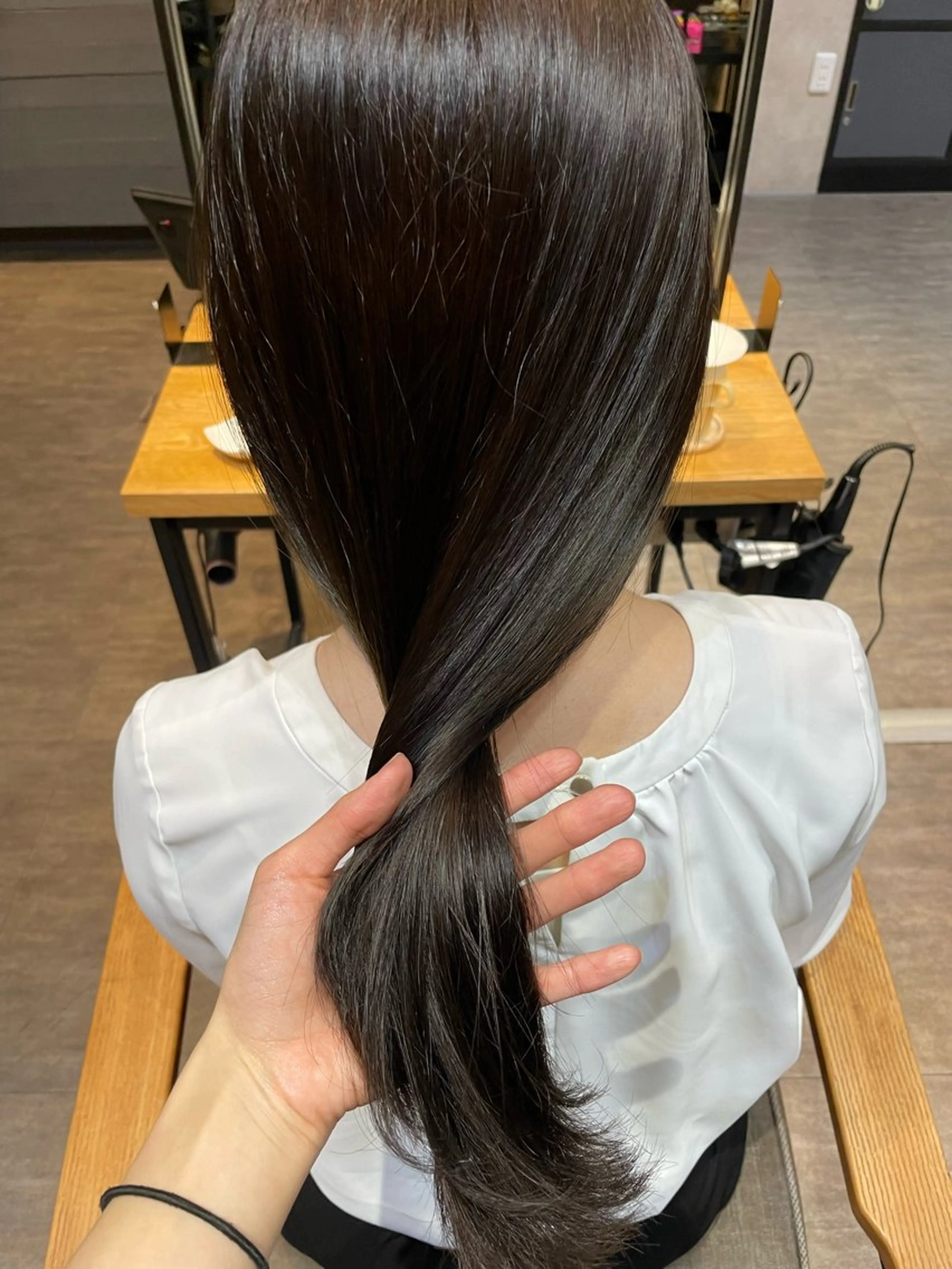 カラー オリーブカラー ヘアカラー 暗髪カラー/艶カラー /ヘアセットのヘアスタイル