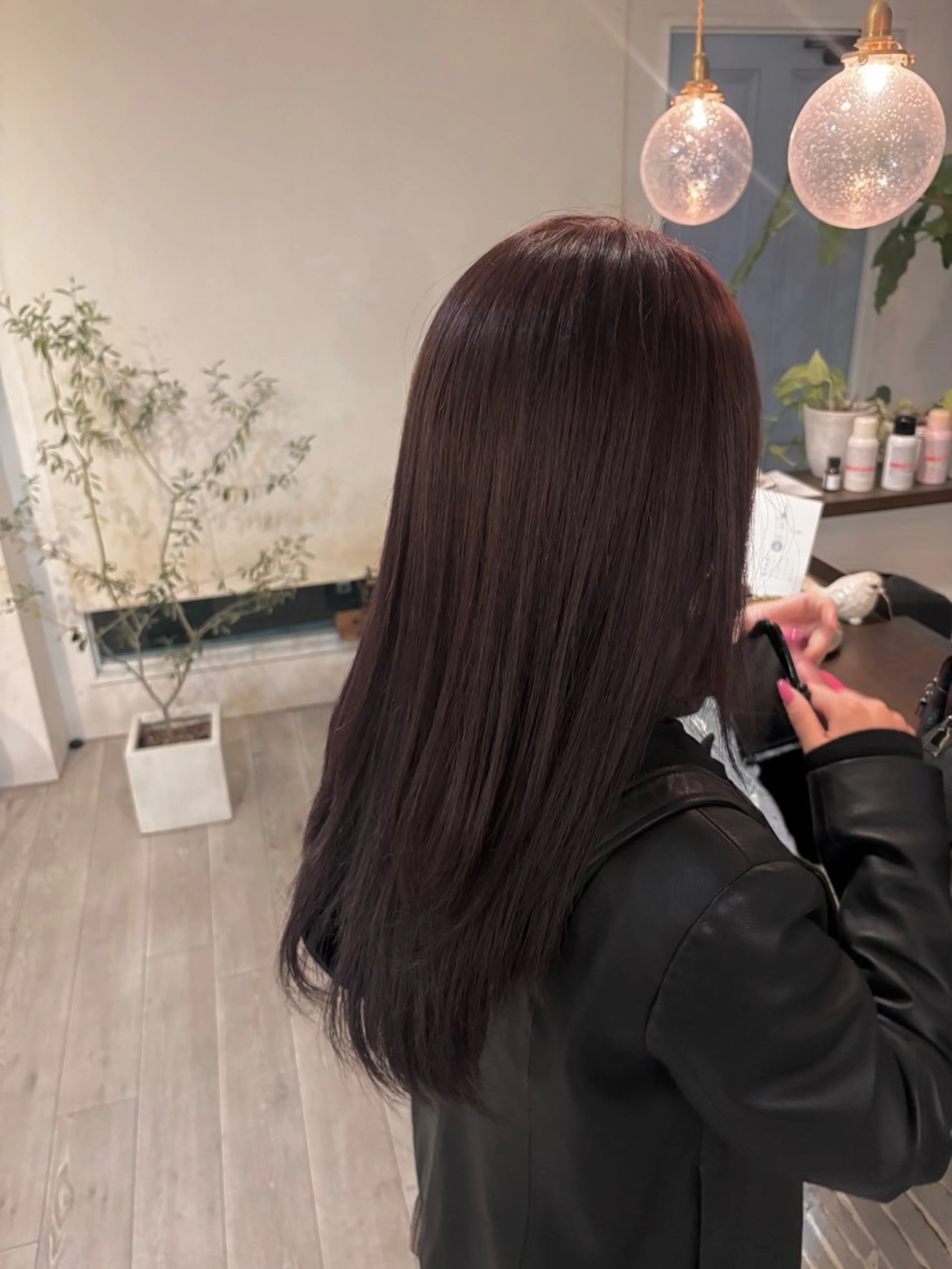 ロング はしもとひより/ 艶カラー/ストレートのヘアスタイル