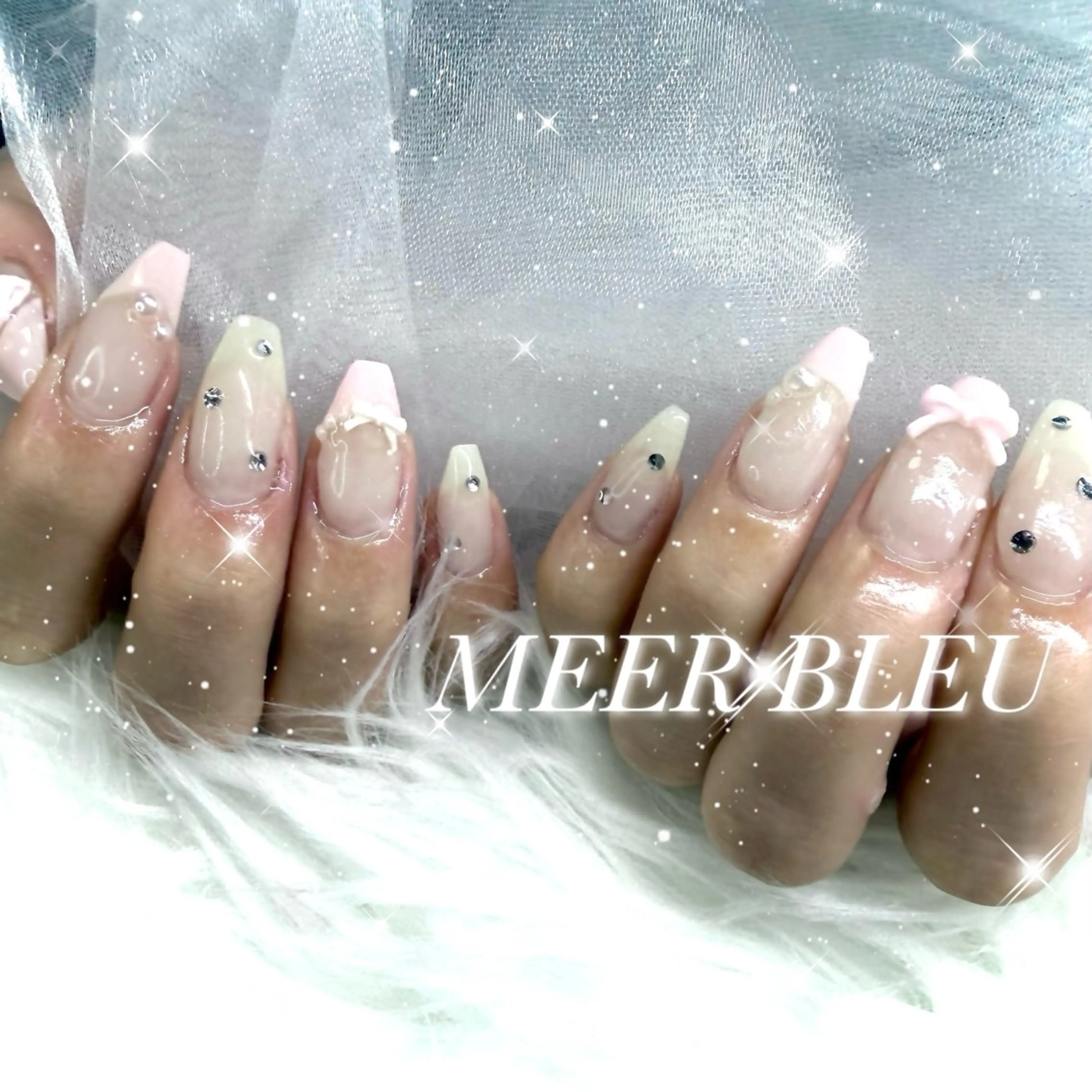 ネイル ガーリー 韓国ネイル オフィスネイル リボン シンプルネイル ハンドネイル MEER BLEUのネイルデザイン