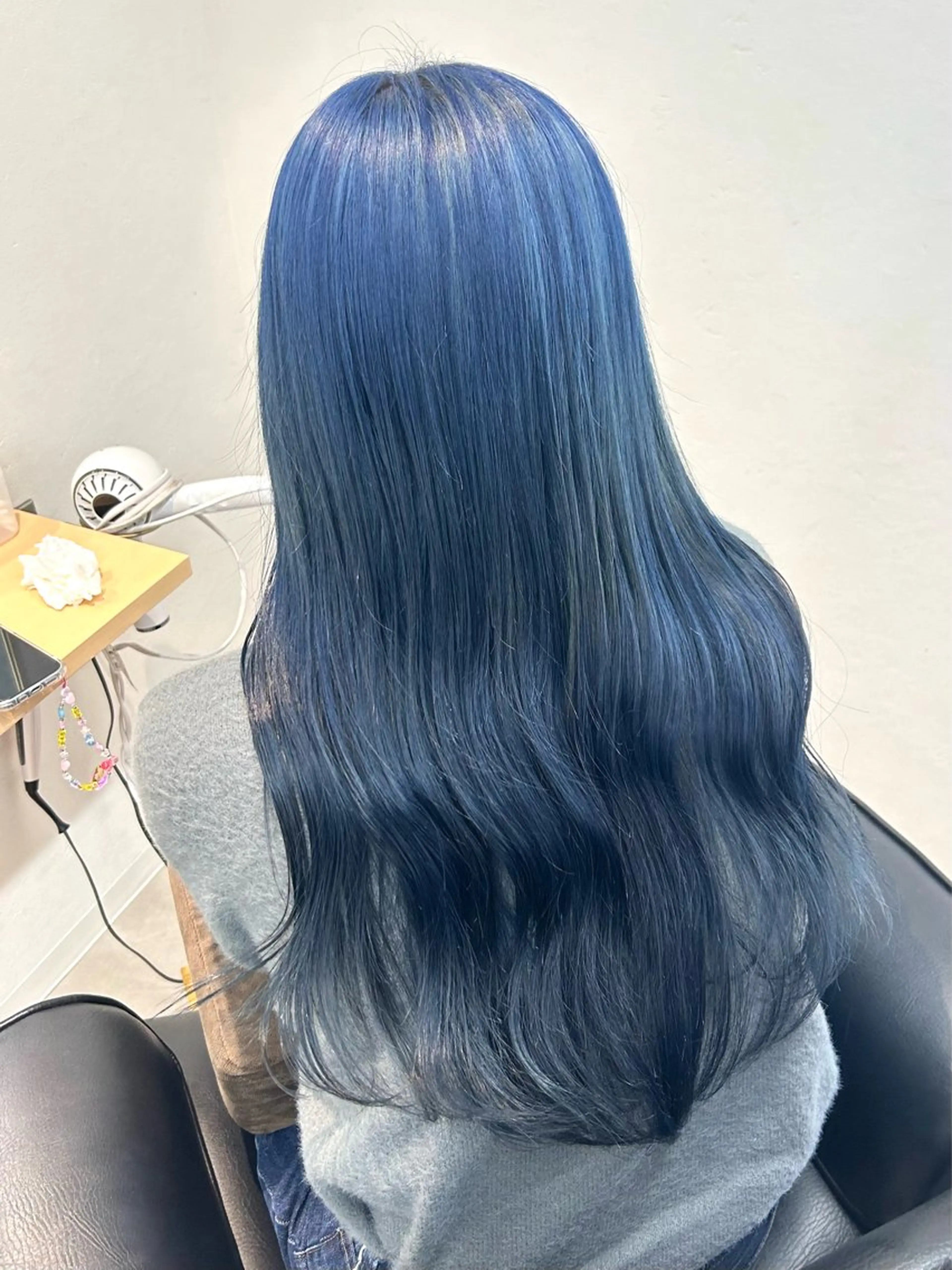 ロング カラー ブルーカラー カット ヘアカラー トリートメント 韓国ボブ/レイヤー/ ハイトーン/まなみのヘアスタイル