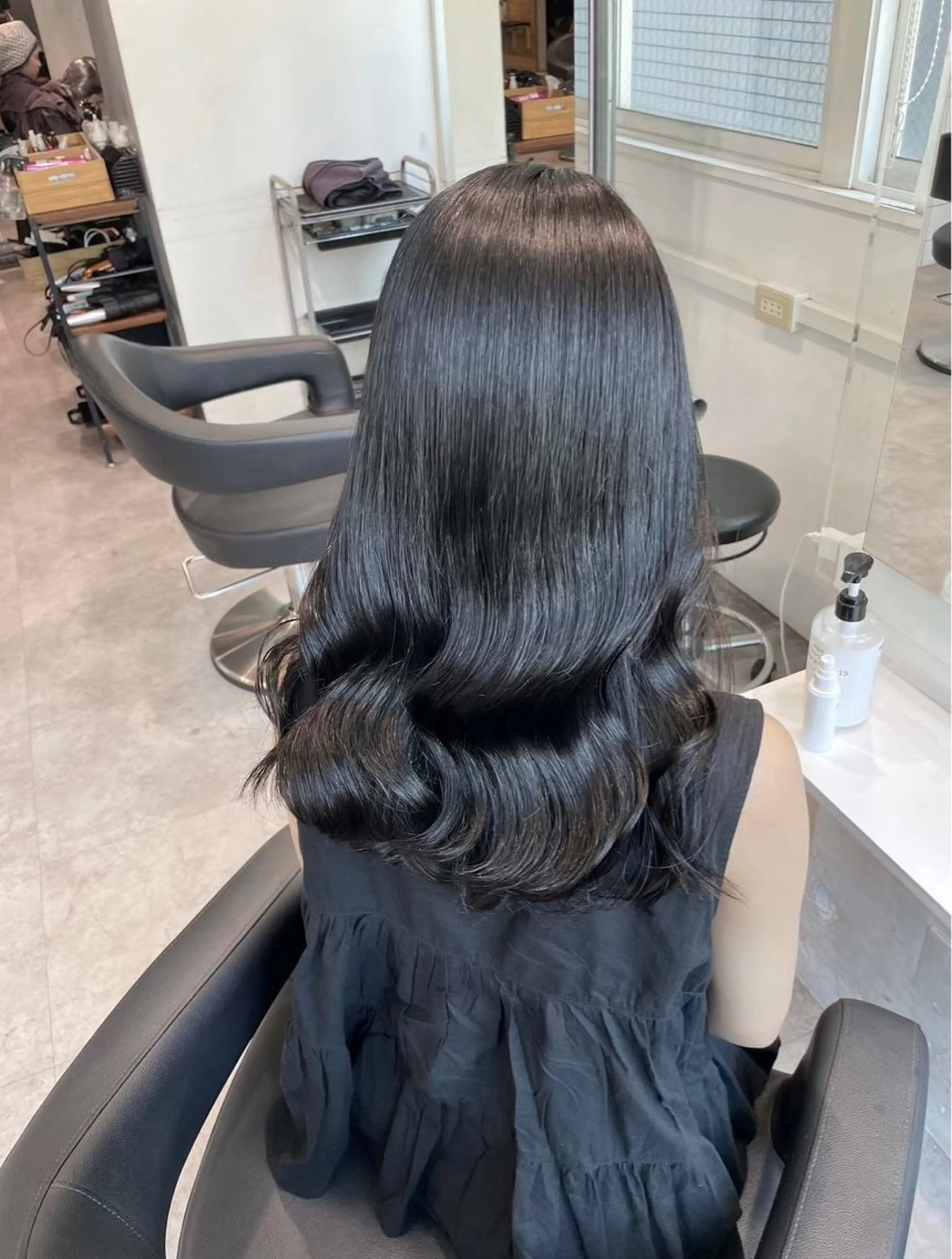 ロング カラー ヘアカラー トリートメント ヘッドスパ ヘアセット 韓国レイヤー🕊️ 柔らかベージュ🧸のヘアスタイル