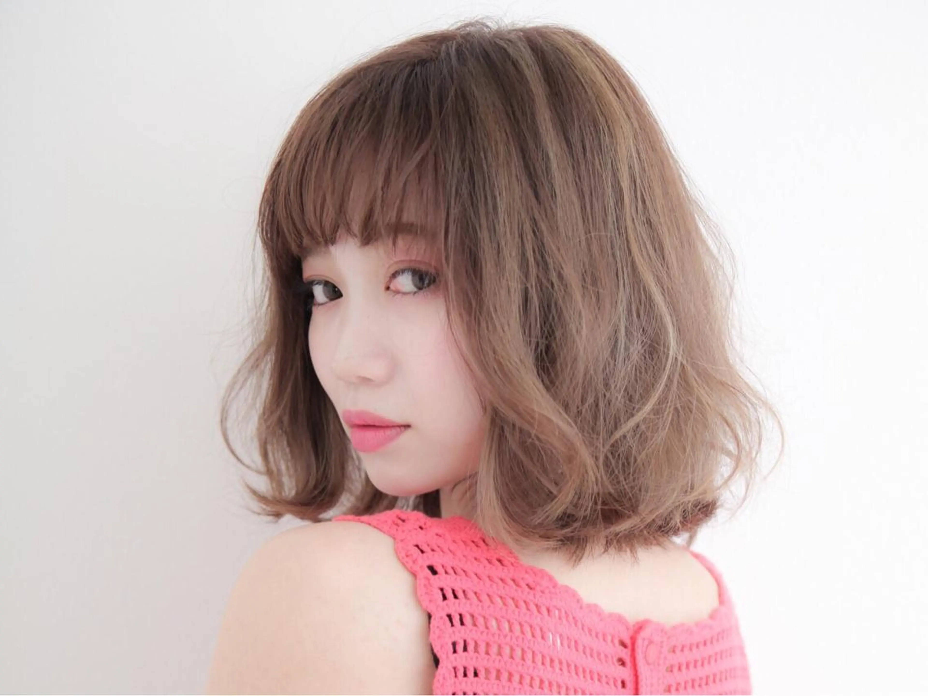 ミディアム 岸川 恭子のヘアスタイル