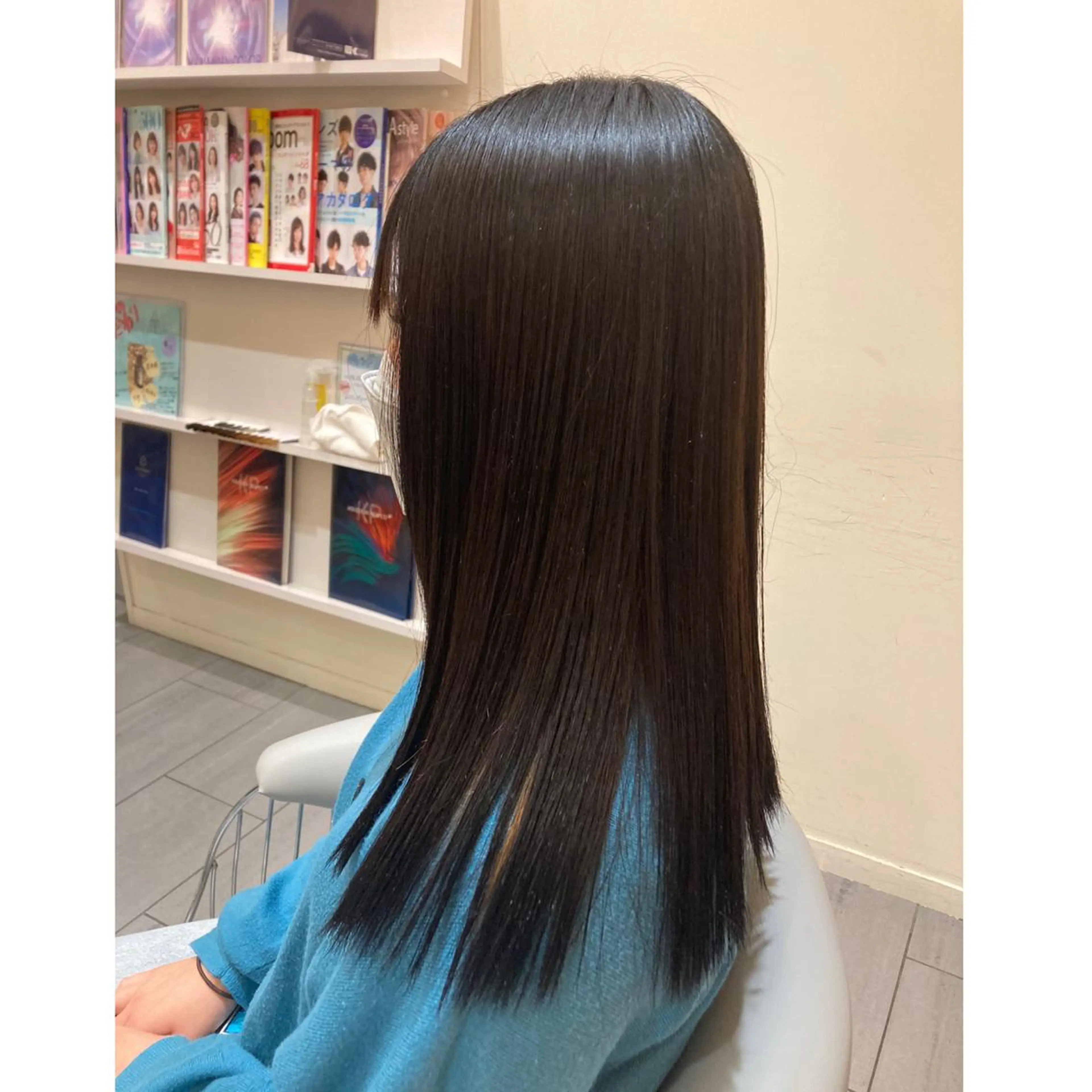 ロング パーマ 酸性ストレート ストレートパーマ 西田 夏望のヘアスタイル