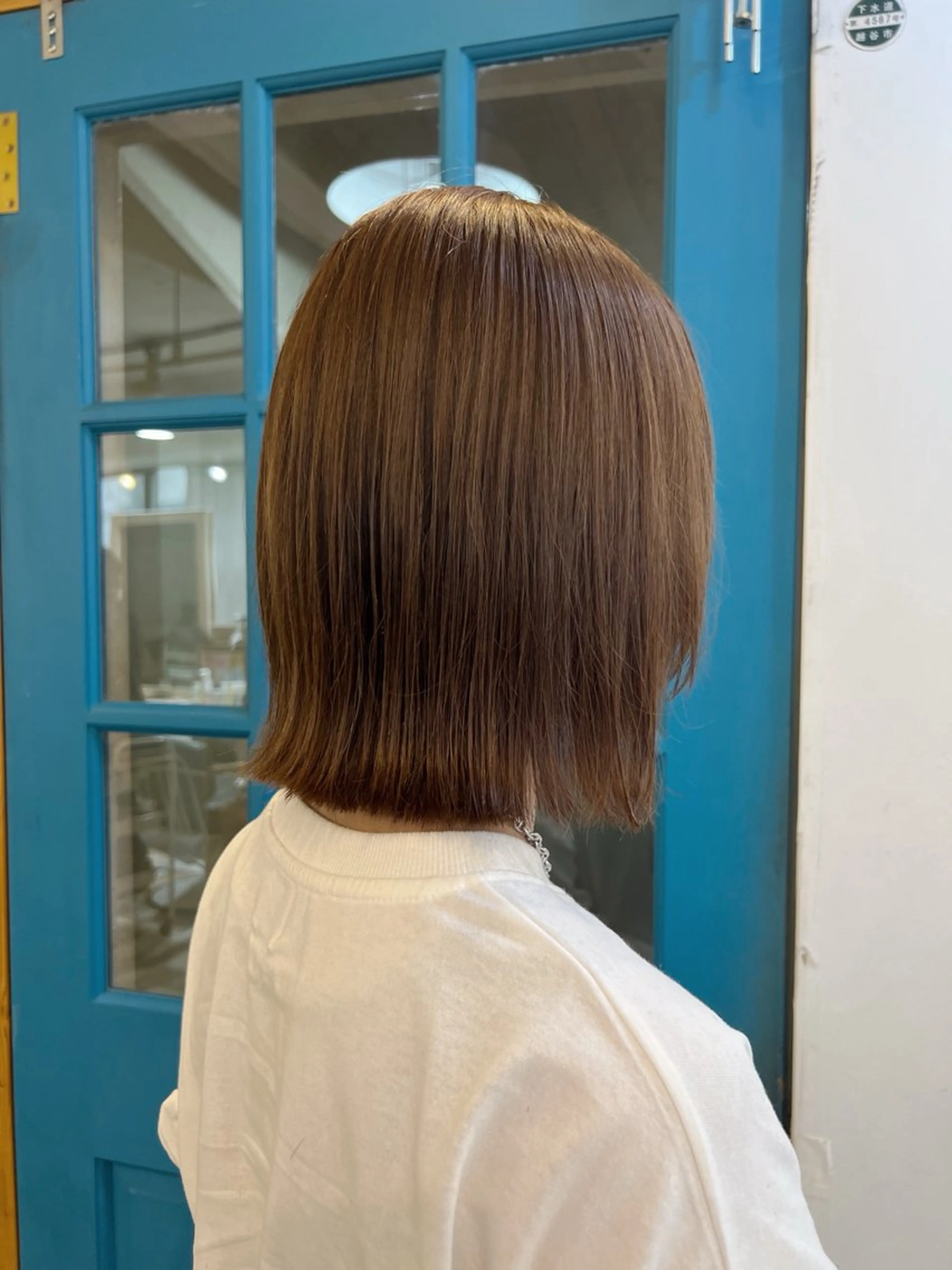 ミディアム カラー ベージュカラー ブリーチ デザインカラー ダブルカラー イヤリングカラー カット ヘアカラー トリートメント KANA/ボブ/ インナーカラー/艶髪のヘアスタイル