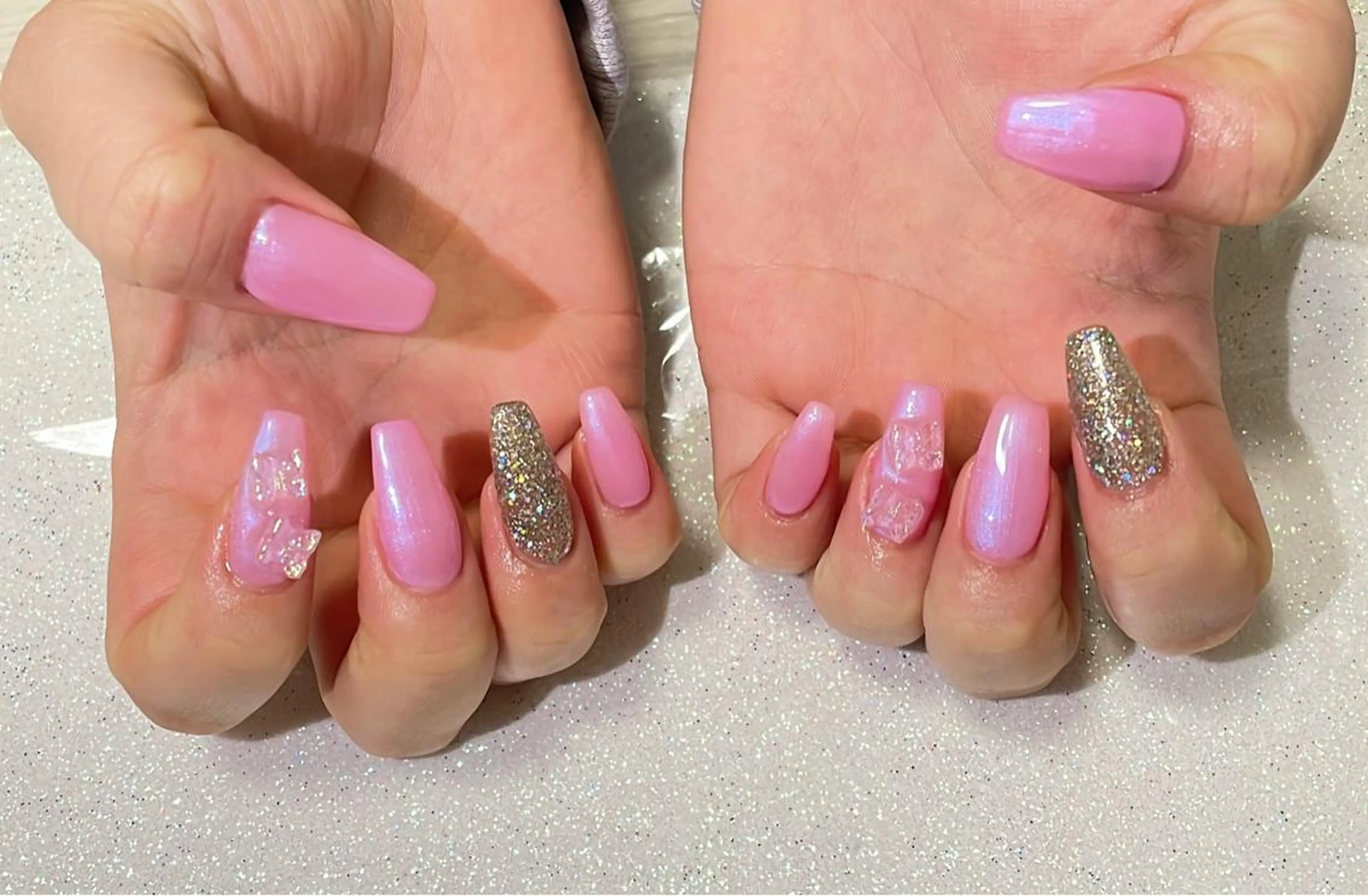 ネイル ハンドネイル VIERU 🌈🎀💖のネイルデザイン