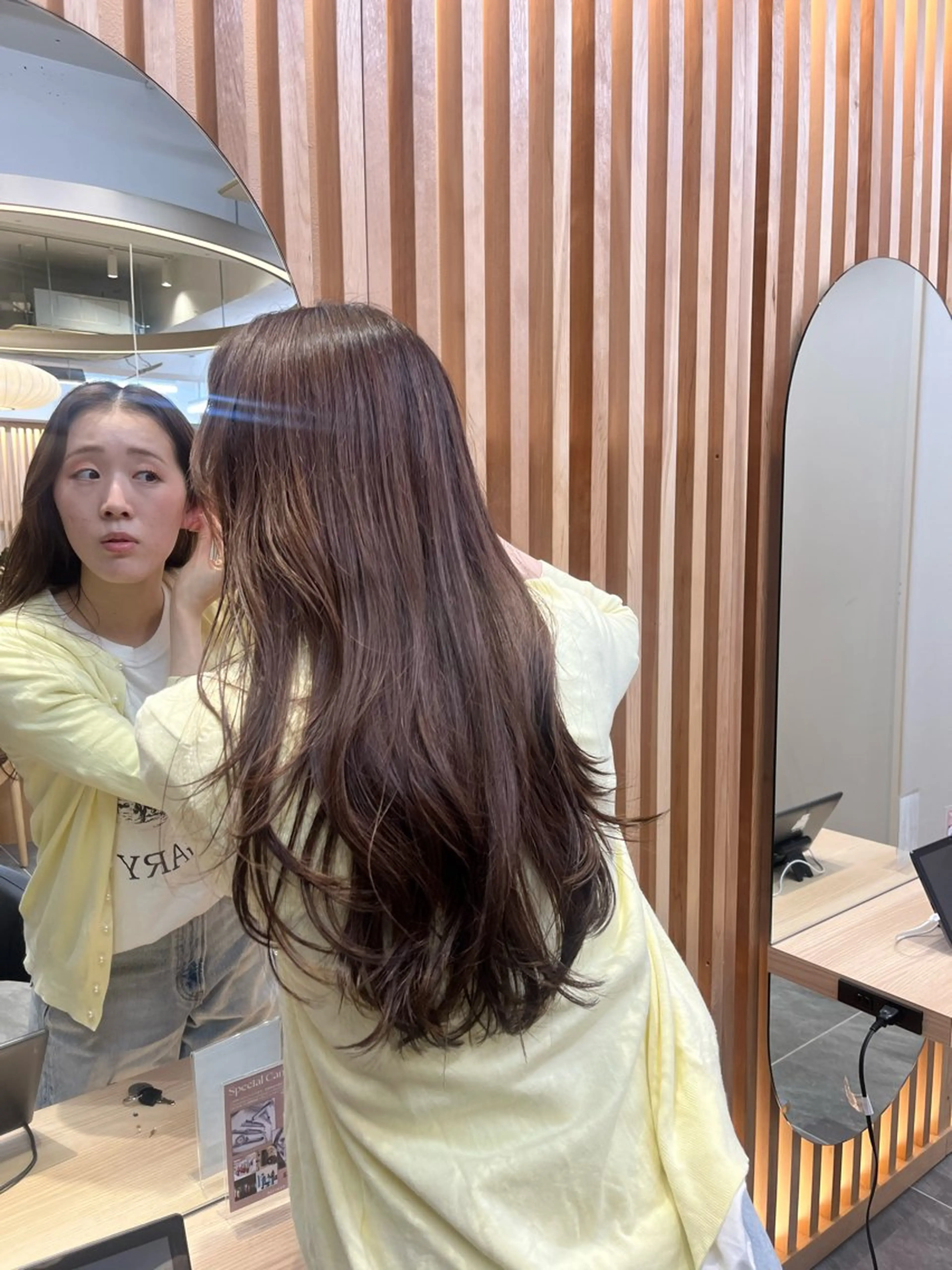 ロング レイヤーカット 銀座REFINED Ayanoのヘアスタイル