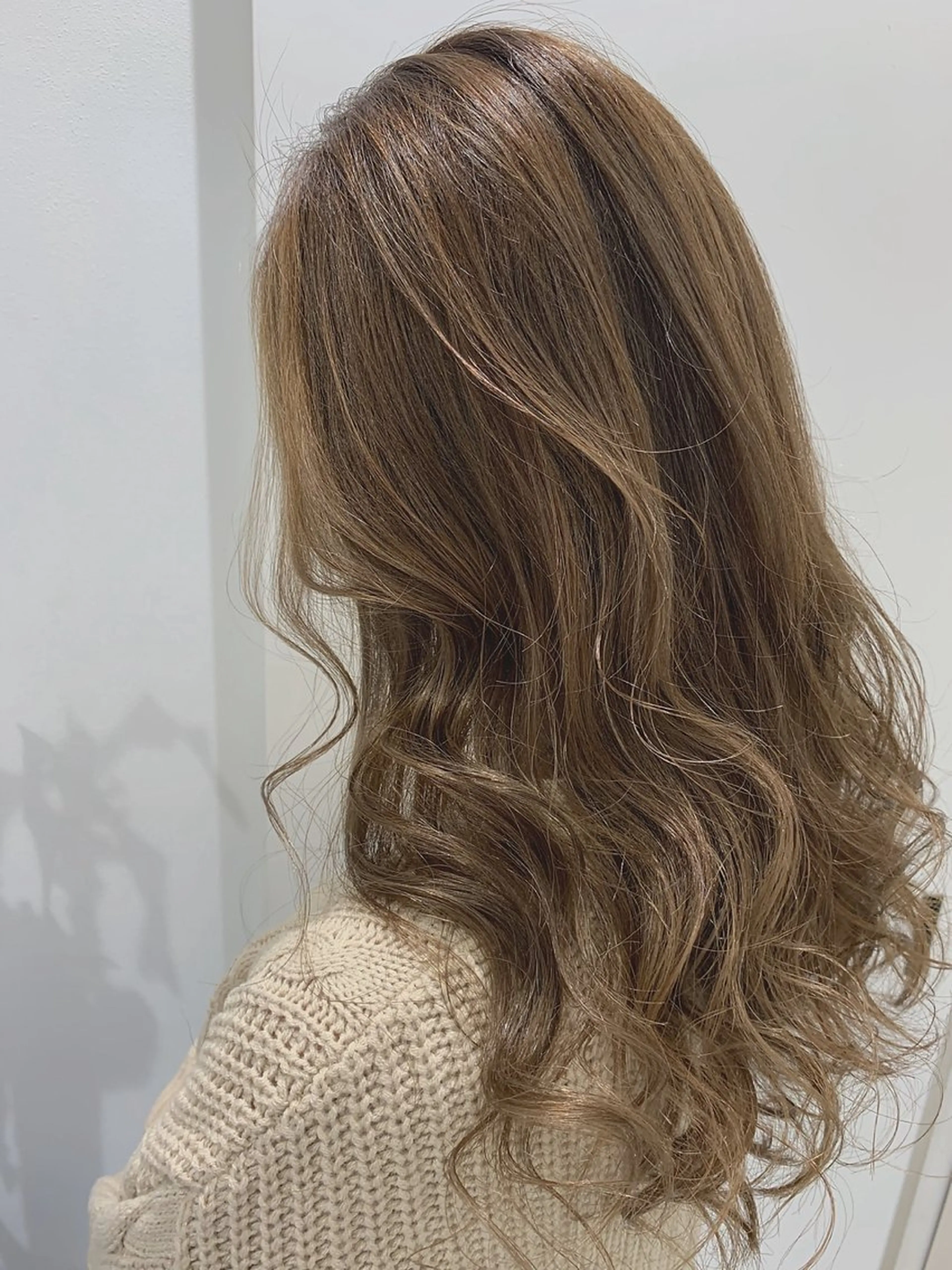 ロング カラー 透明感カラー ダブルカラー イルミナカラー カット ヘアカラー トリートメント 岩崎 裕司のヘアスタイル