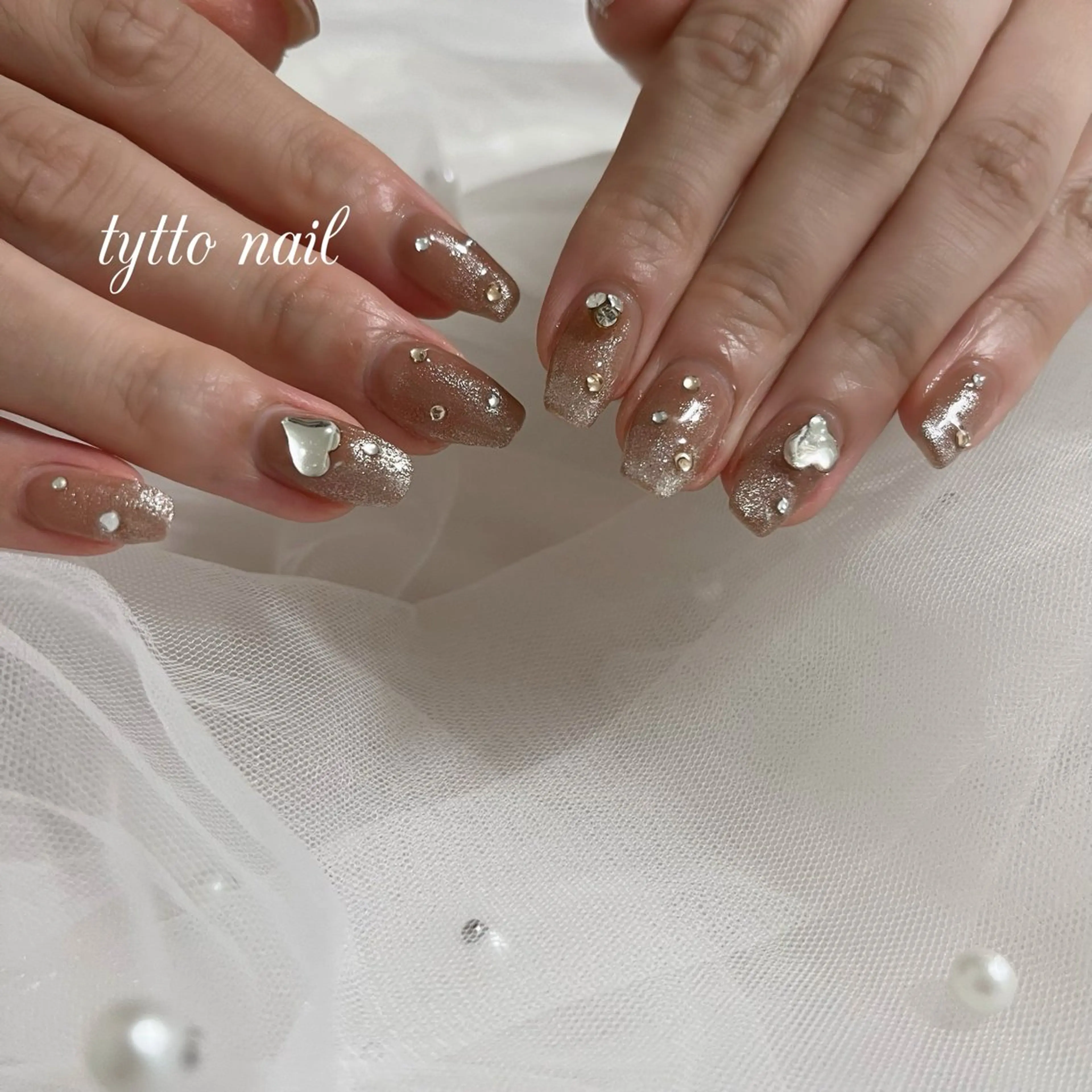 ネイル アートネイル ブラウン ガーリー ハート キラキラネイル ハンドネイル tytto nail ❤︎‪‪eri‪‪のネイルデザイン