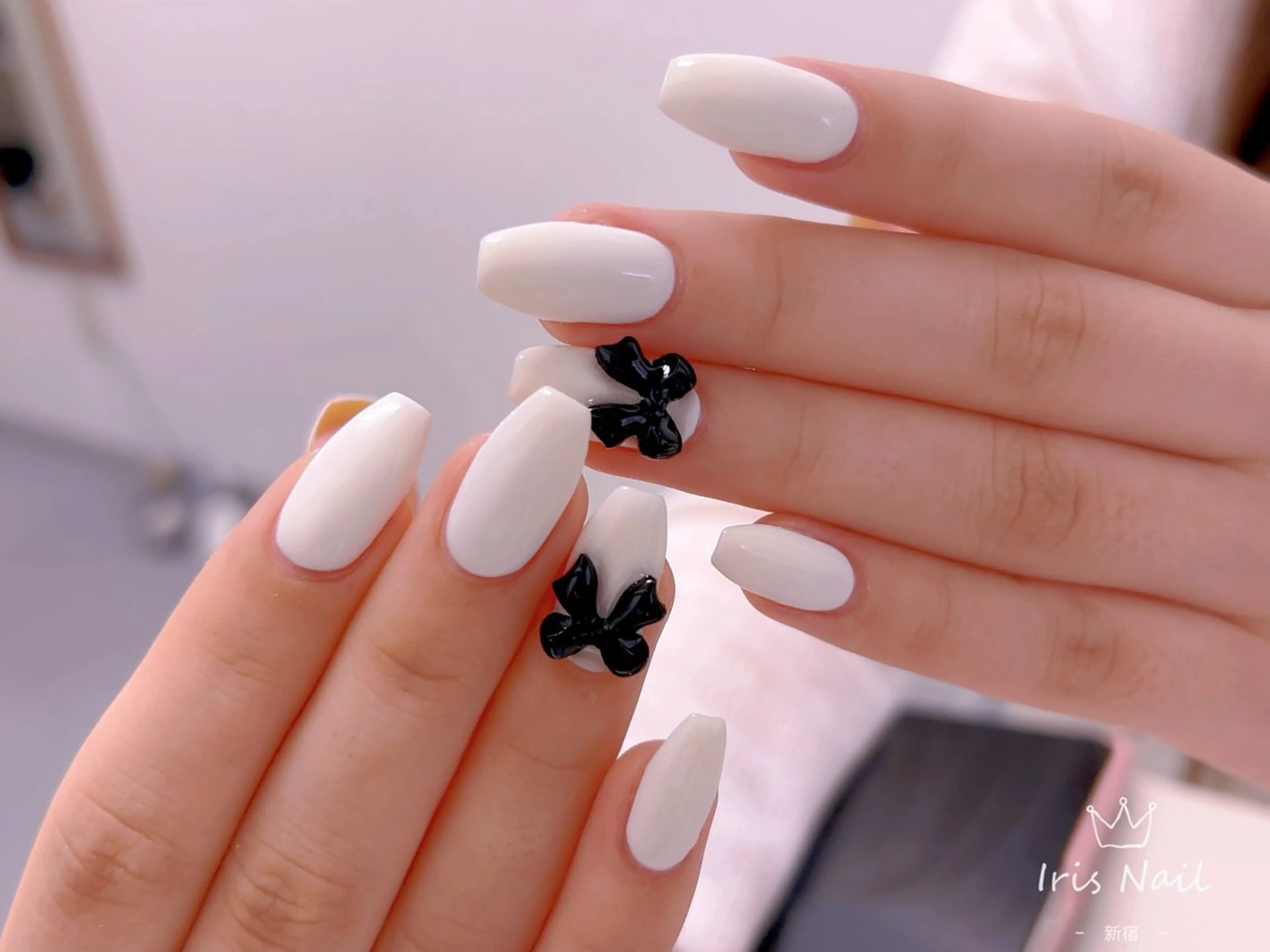 ネイル フレンチネイル ジェルネイル グラデーション 韓国ネイル マグネットネイル ハンドネイル 【長さ出し】 IRIS NAILのネイルデザイン