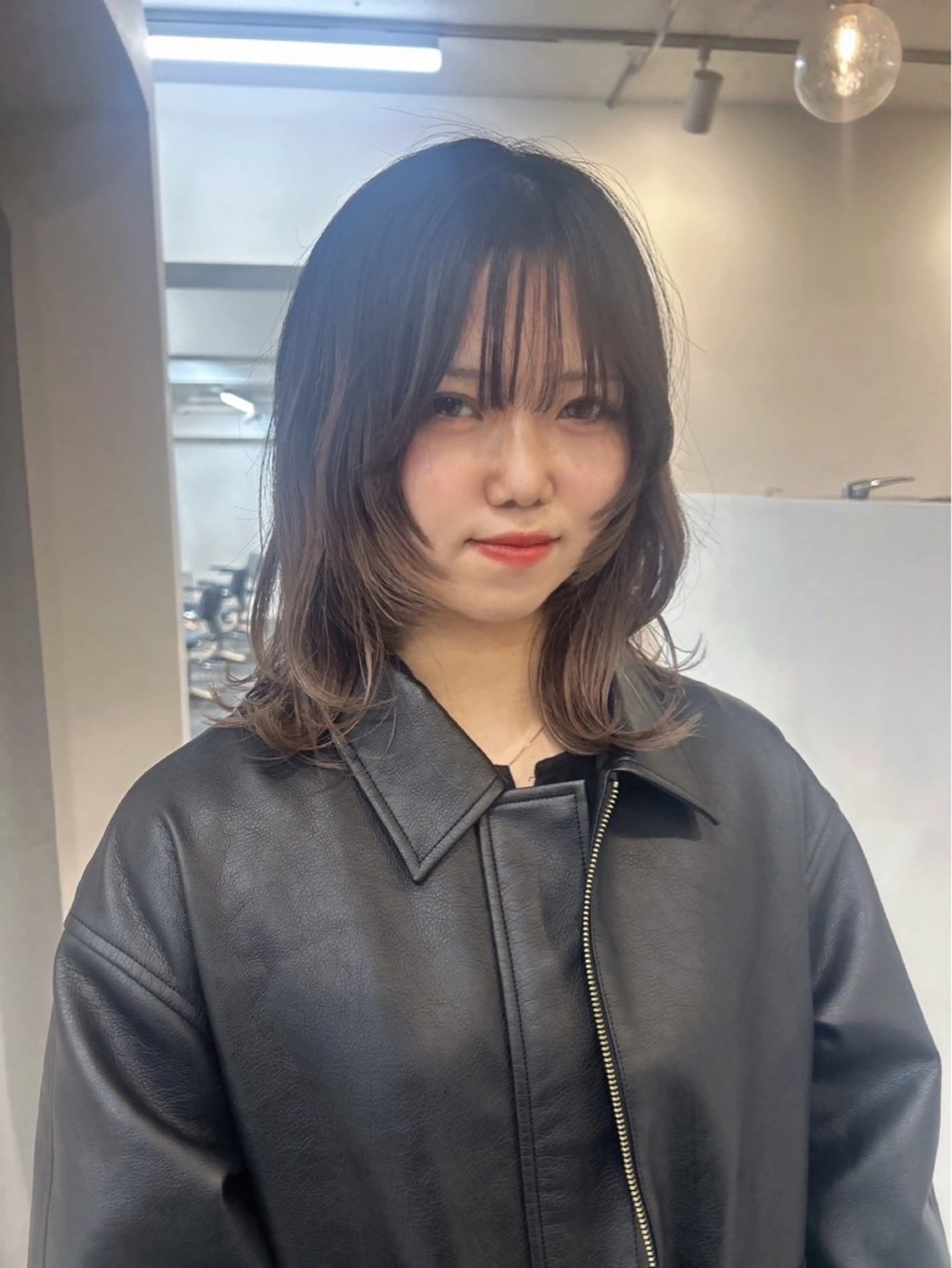 セミロング 顔周りカット レイヤーカット mihane fit hueのヘアスタイル