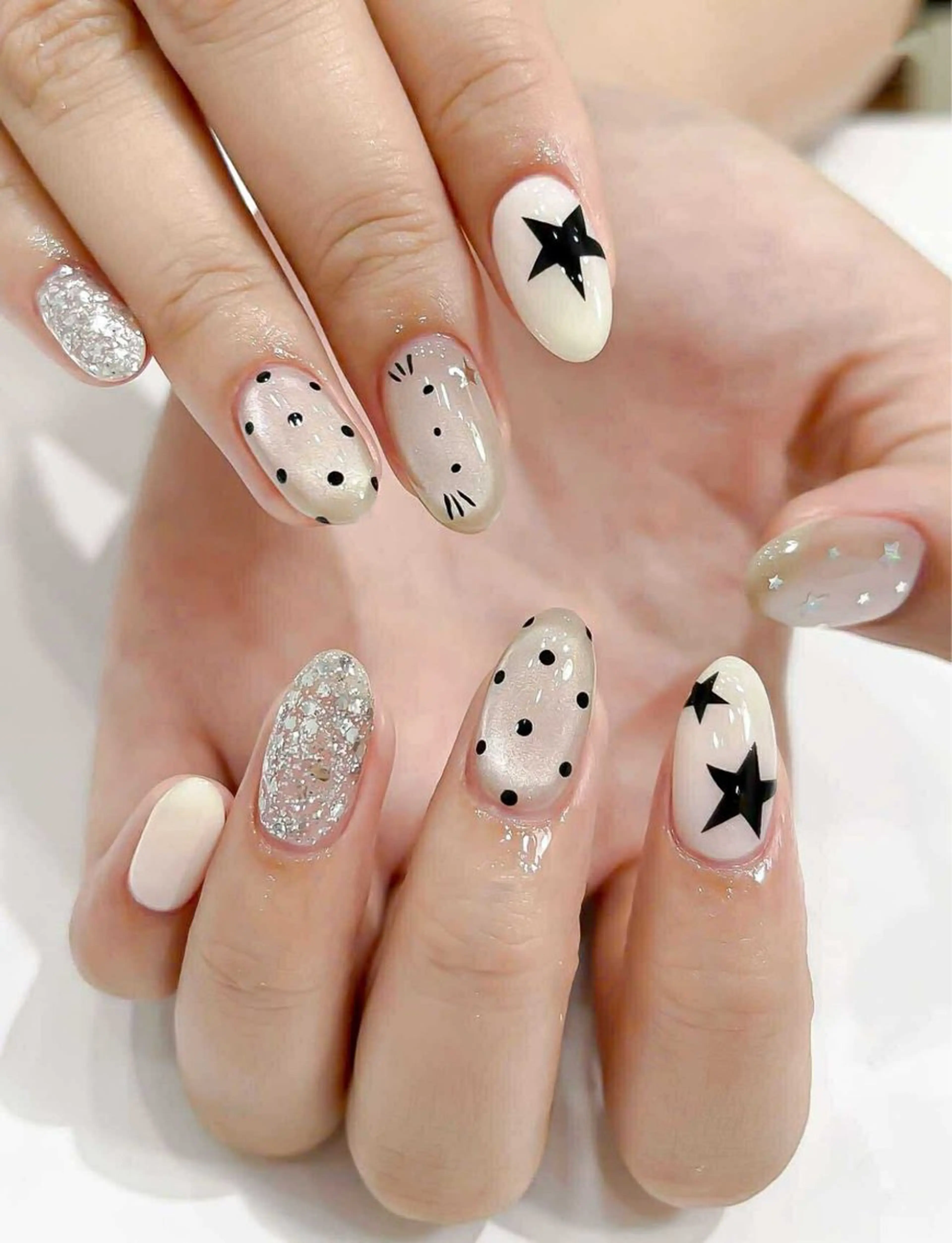 ネイル アートネイル ジェルネイル キラキラネイル ニュアンスネイル オフィスネイル ハンドネイル Kitty Nailのネイルデザイン