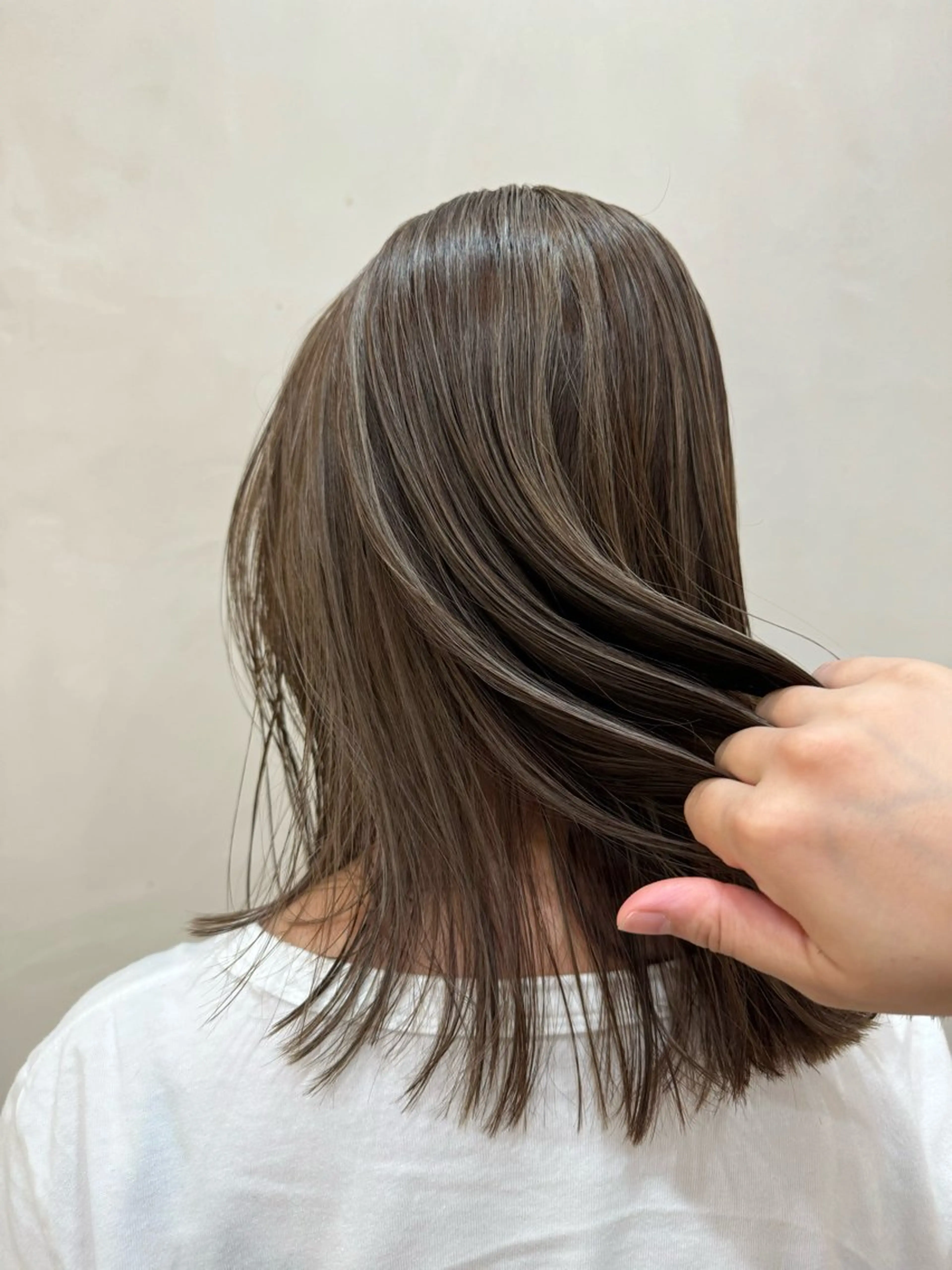 セミロング カラー ブリーチ ハイライトカラー ハイライト カット ヘアカラー トリートメント 矢場町/ダブルカラー /レイヤー/アリサのヘアスタイル