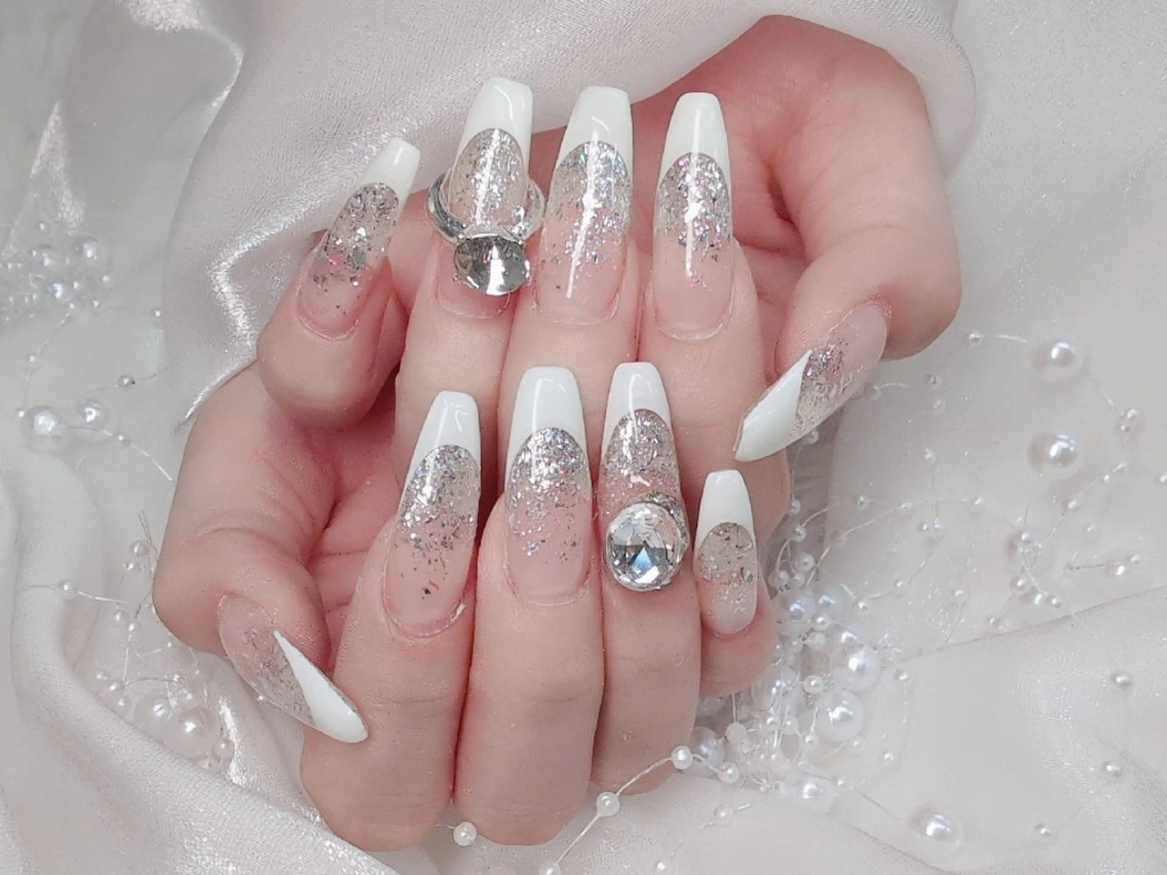 ネイル 長さ出し フラッシュネイル フレンチネイル キラキラネイル ラメ(グリッター) Chouette Nailのネイルデザイン