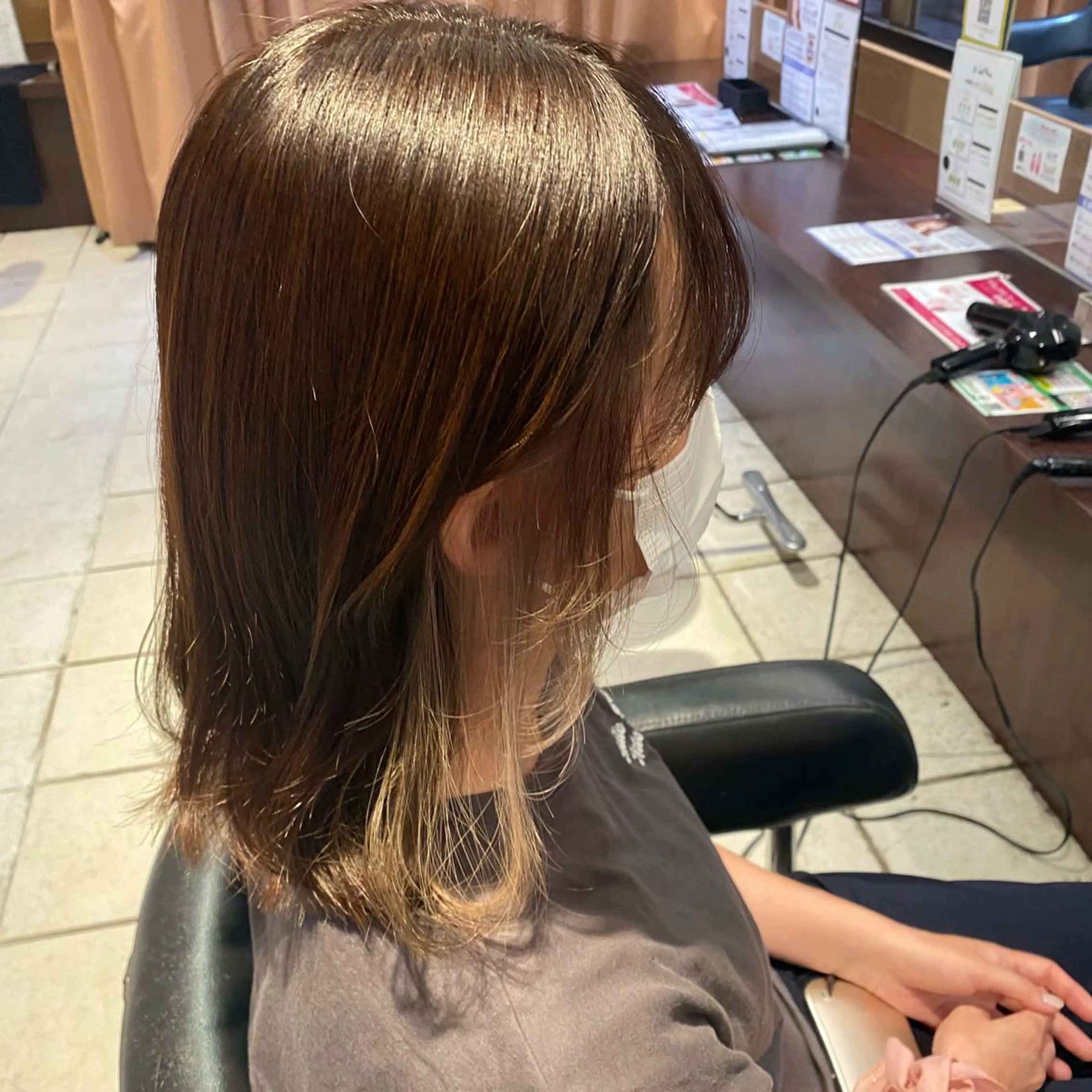 ミディアム カラー イヤリングカラー Slap Dash 【スラップ ダッシュ】所属・髪質改善カラー 🧸かりん🎀‪のヘアスタイル