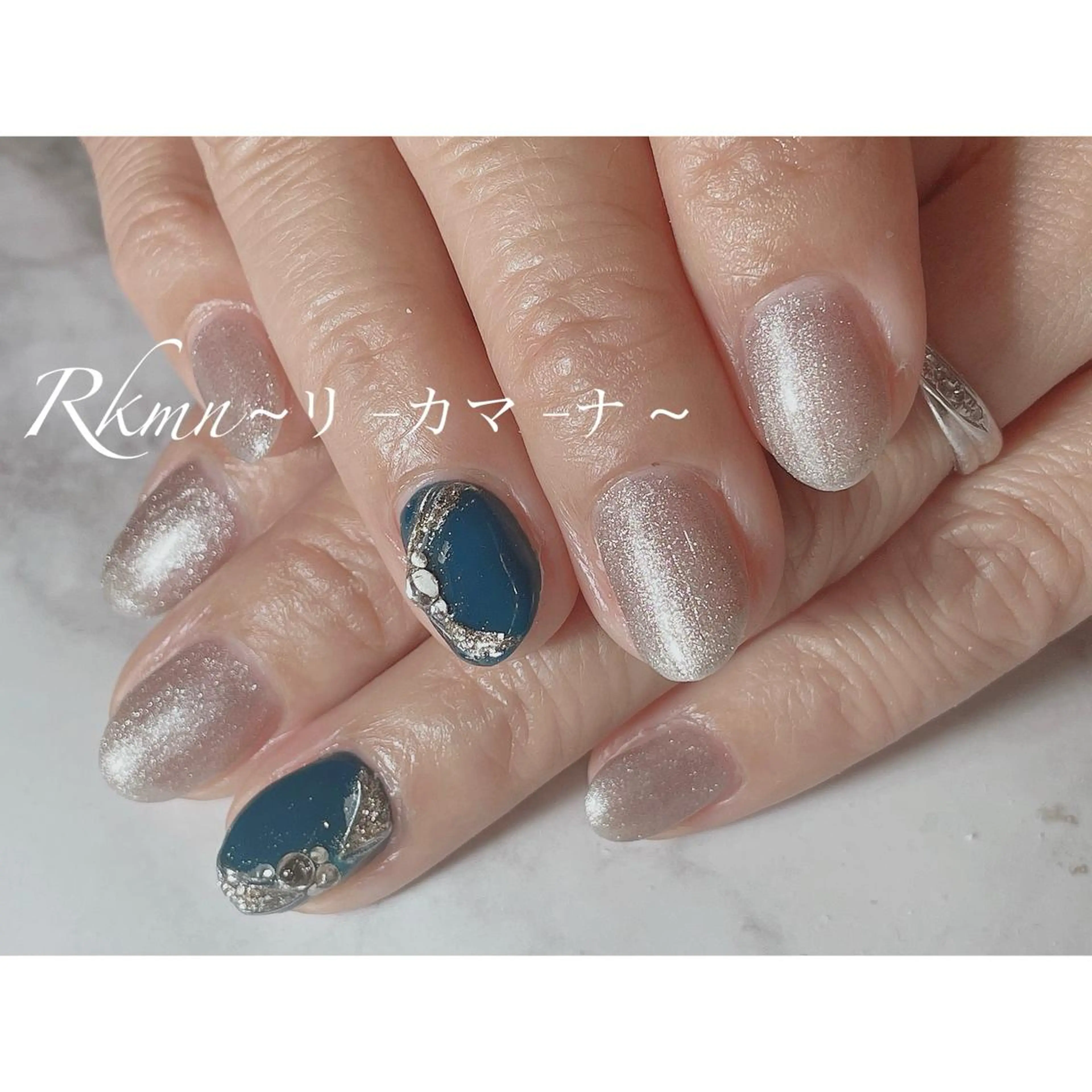 ネイル アートネイル グリーン ラメ(グリッター) ミラーネイル 春ネイル ハンドネイル フットネイル ハンドケア Rkmn ~リ-カマ-ナ~のネイルデザイン