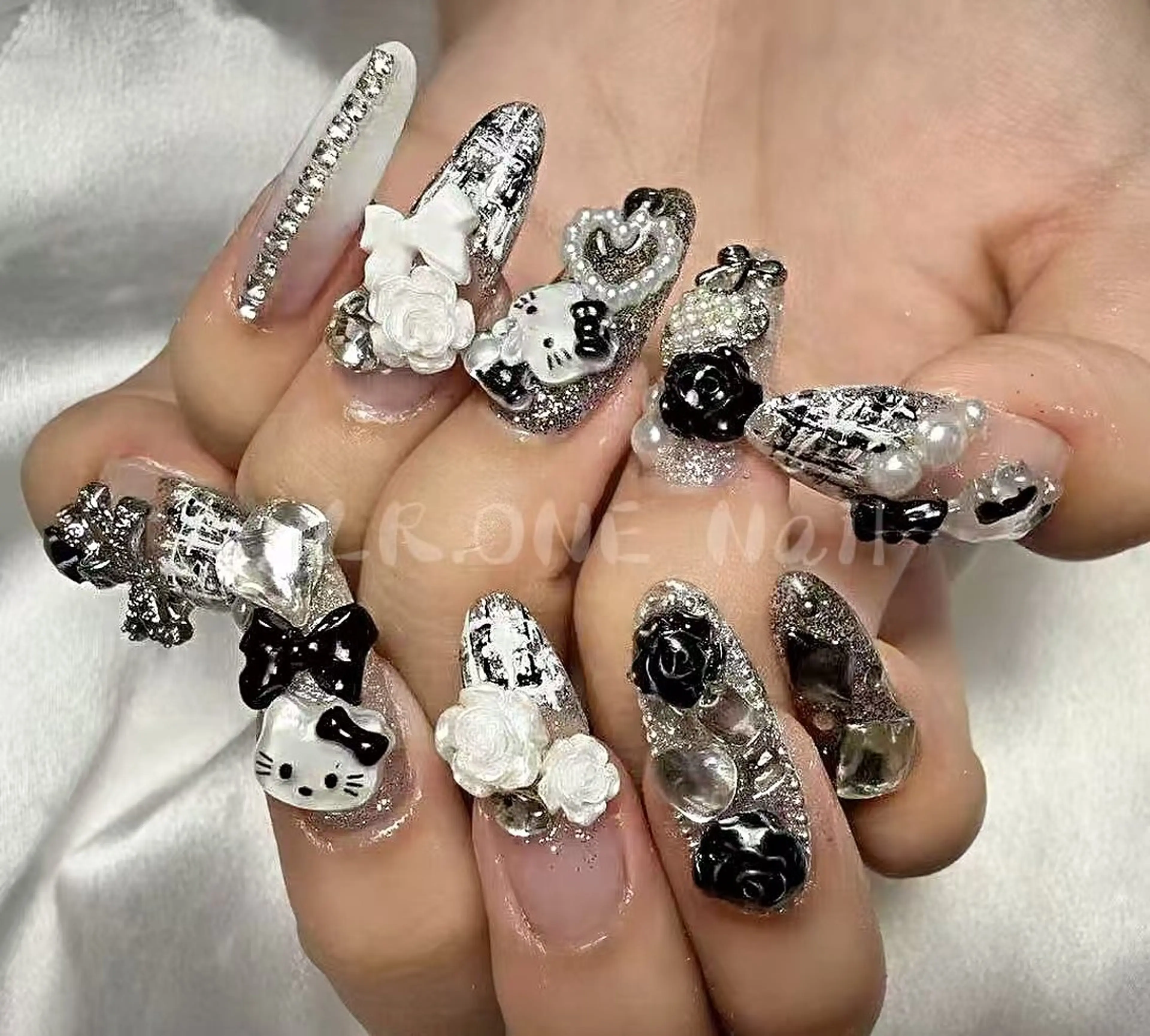 ネイル LR.ONE ヨウのネイルデザイン