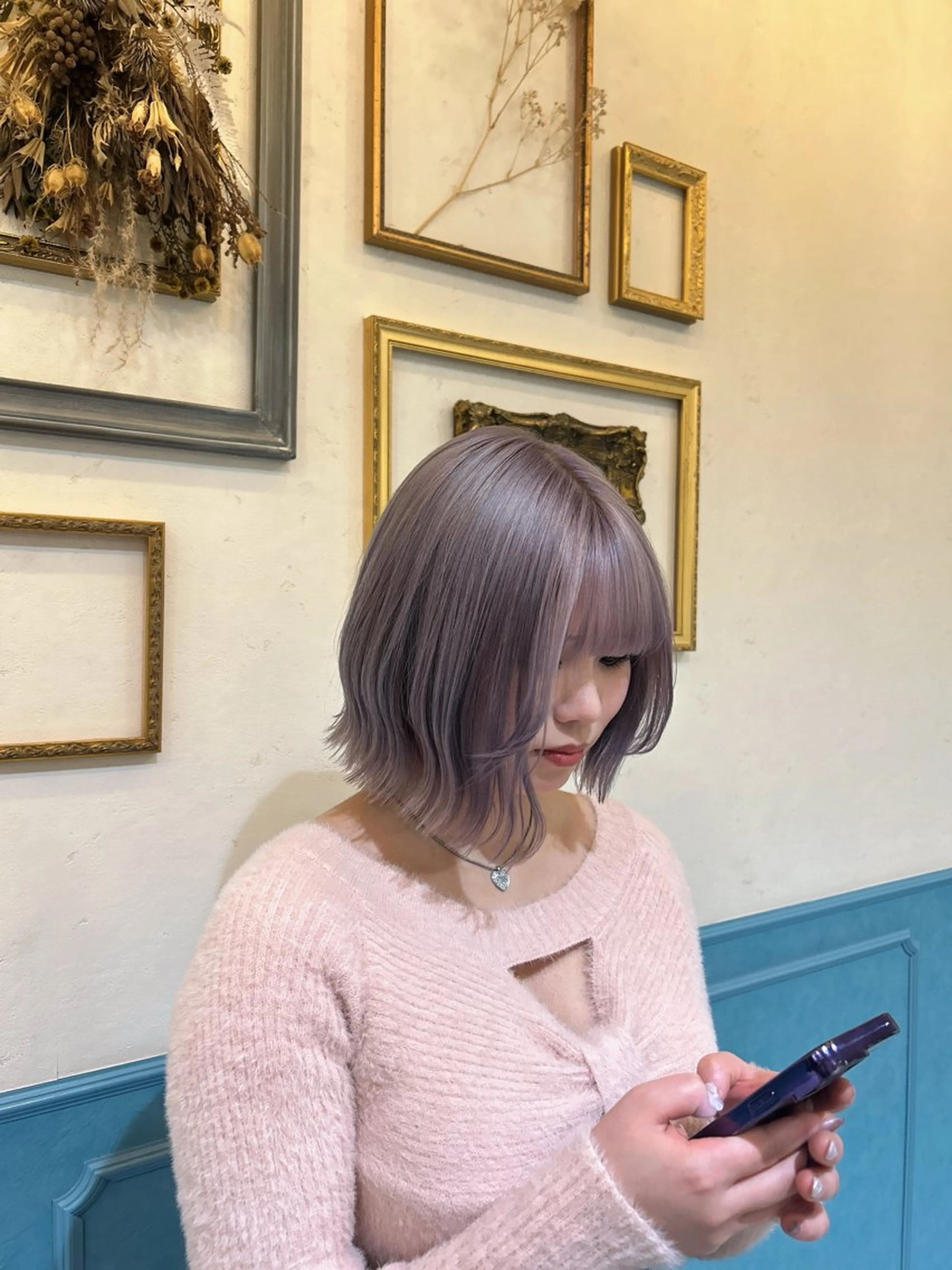 ショート カラー ハイトーンカラー ラベンダーカラー ボブ 河野 穂香のヘアスタイル