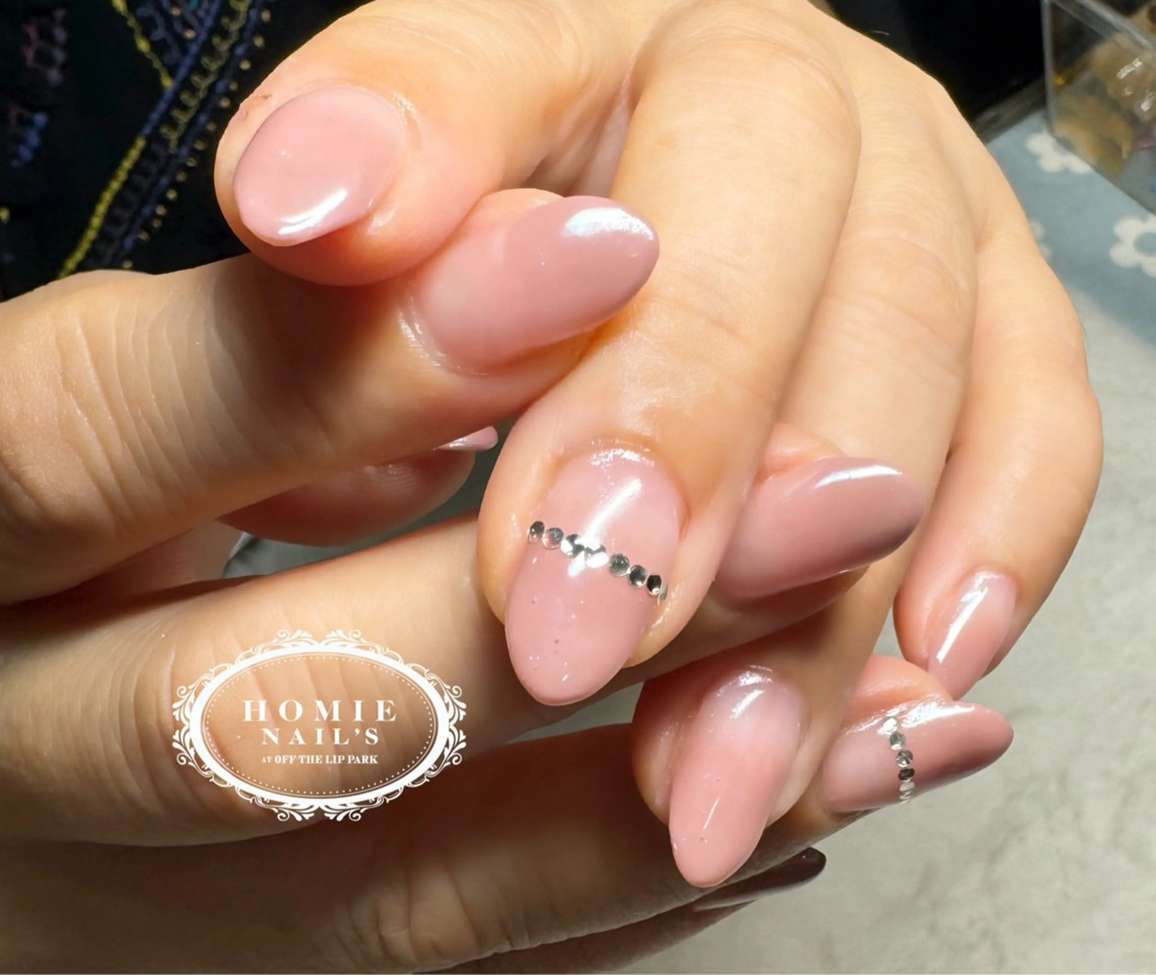 ネイル オーロラネイル グラデーション オフザリップパーク Asamiのネイルデザイン