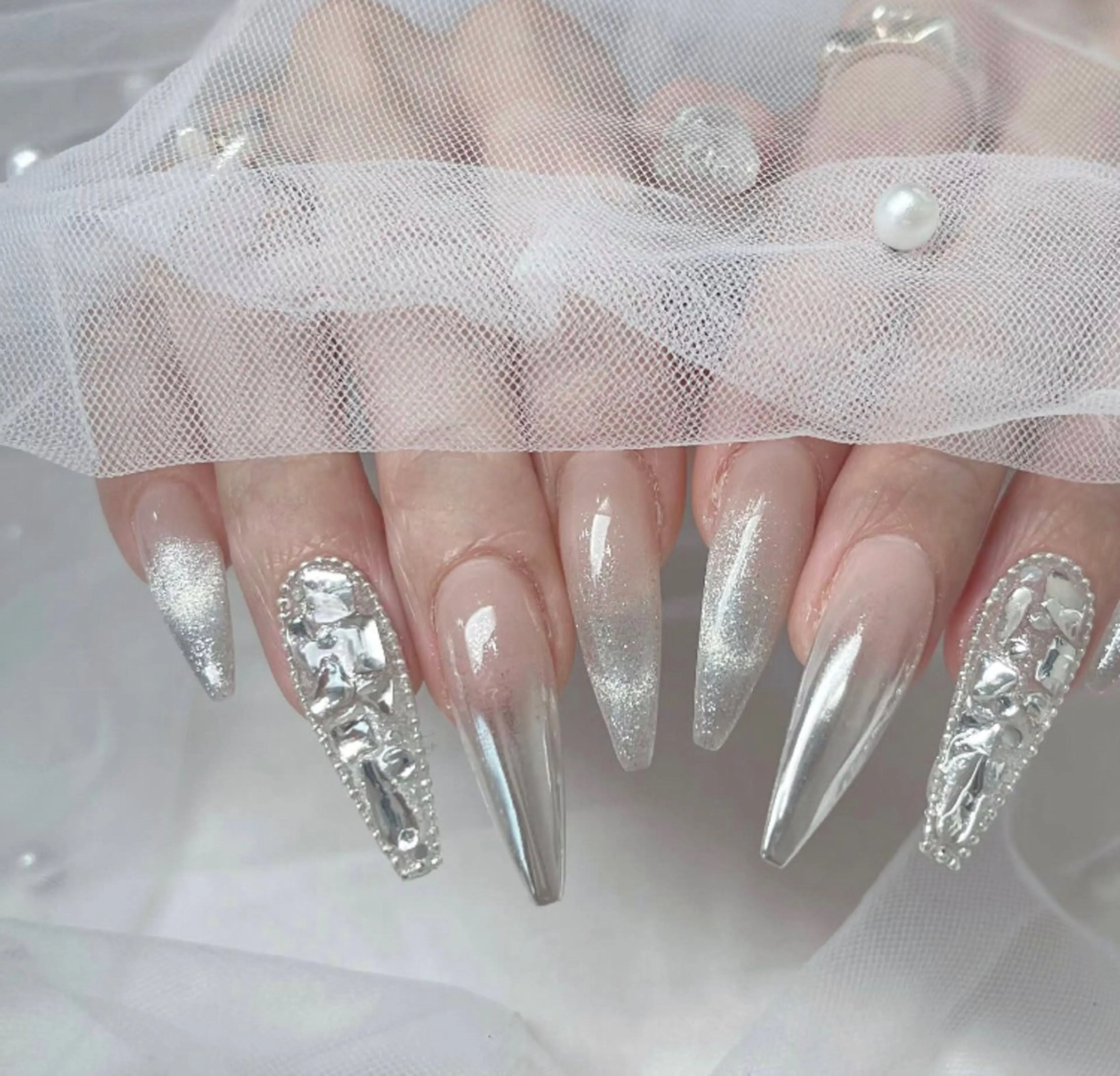 ネイル 長さ出し フレンチネイル 韓国ネイル レース マグネットネイル ハンドネイル 波 なみのネイルデザイン