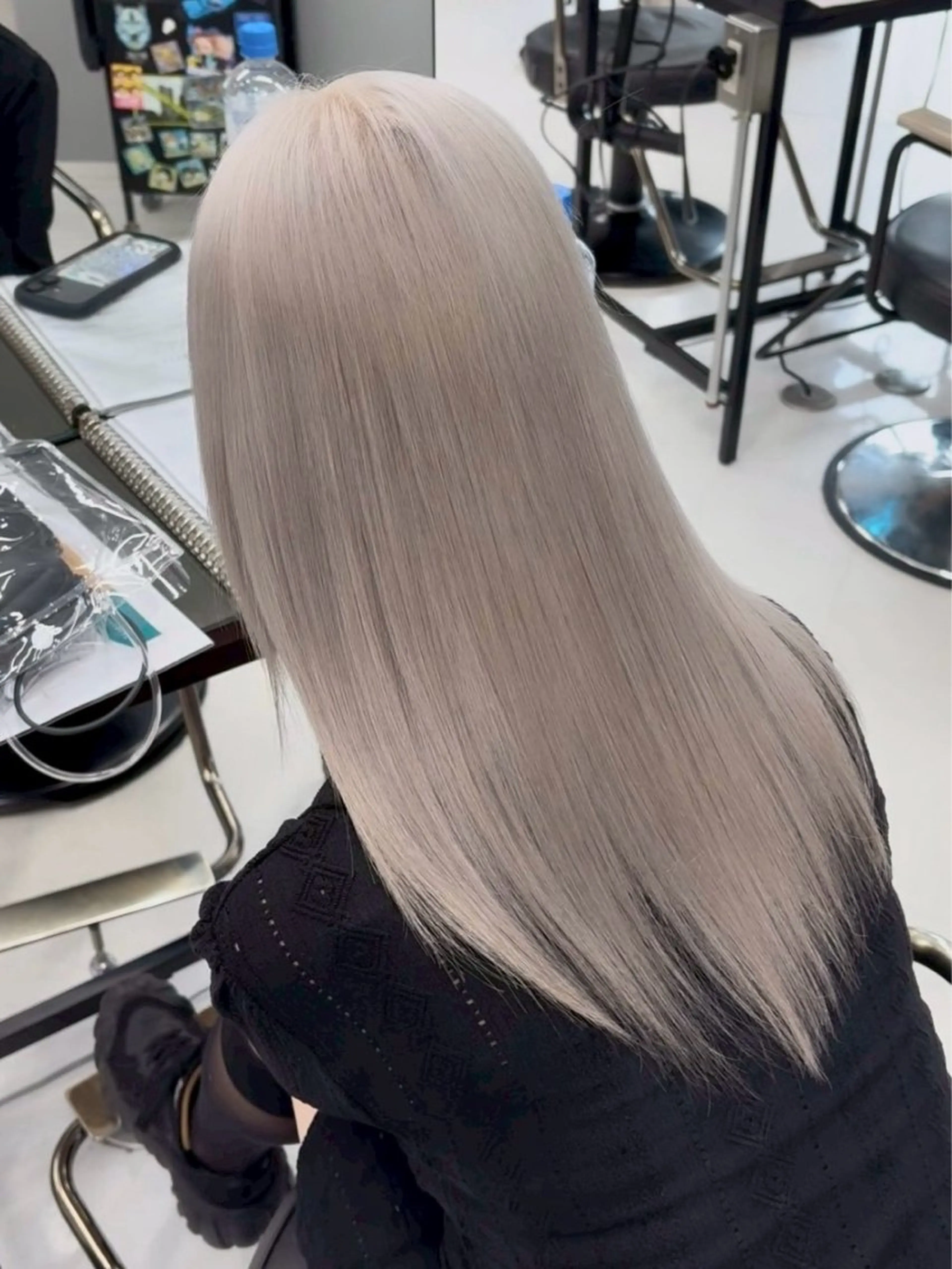 セミロング カラー パーマ ヘアアレンジ メンズ キッズ ヘアカラー トリートメント レイヤー×ハイトーン / mihana🪐のヘアスタイル