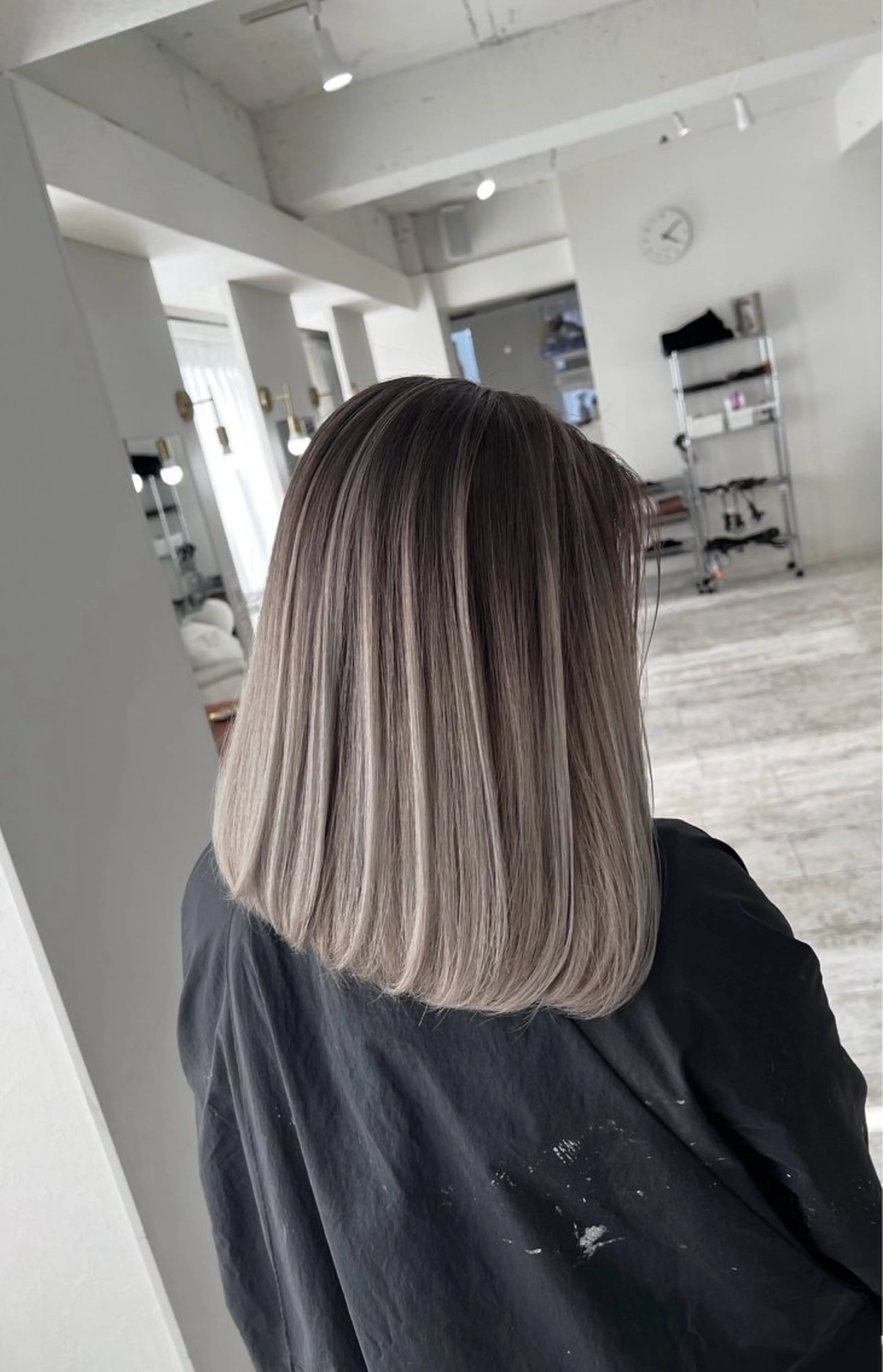 ミディアム カラー バレイヤージュ グレージュ レイヤーカット ヘアカラー トリートメント ROBIN所属・指名数No.1 /NAOYAのヘアスタイル