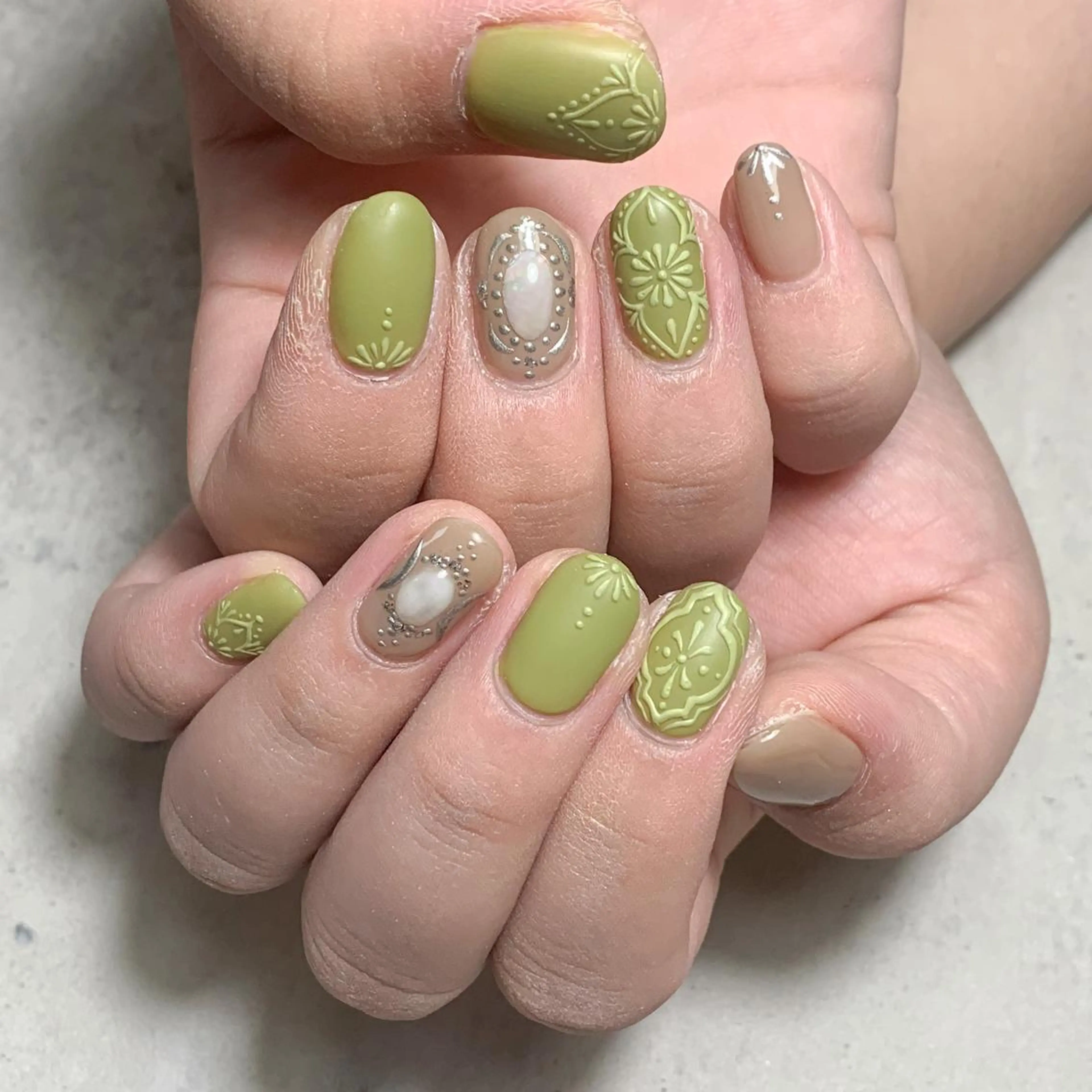 ネイル ハンドネイル atelier FIORITURA所属・FIORITURA aiのネイルデザイン