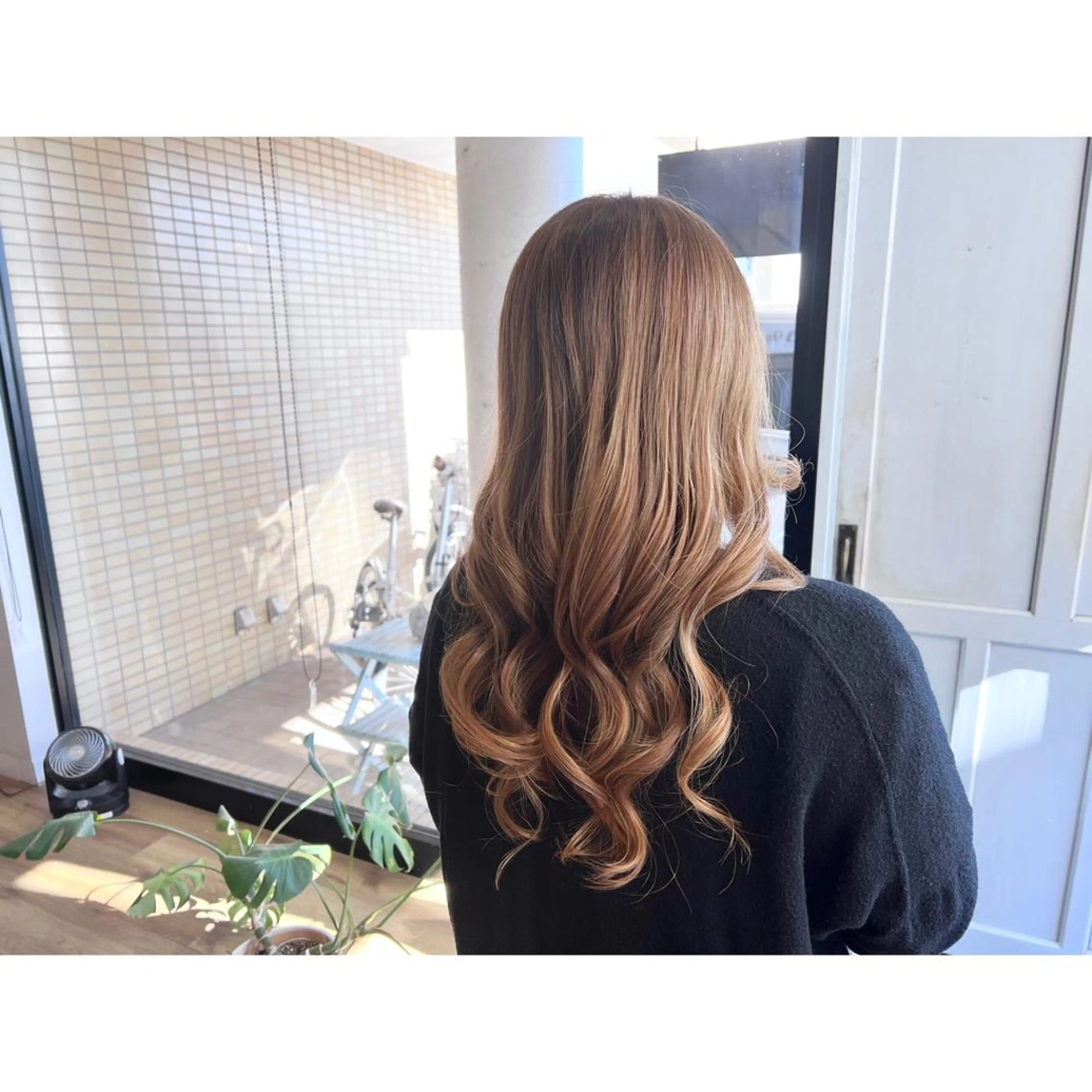 ロング カラー ベージュカラー ヘアカラー トリートメント ツキダテ ユイのヘアスタイル