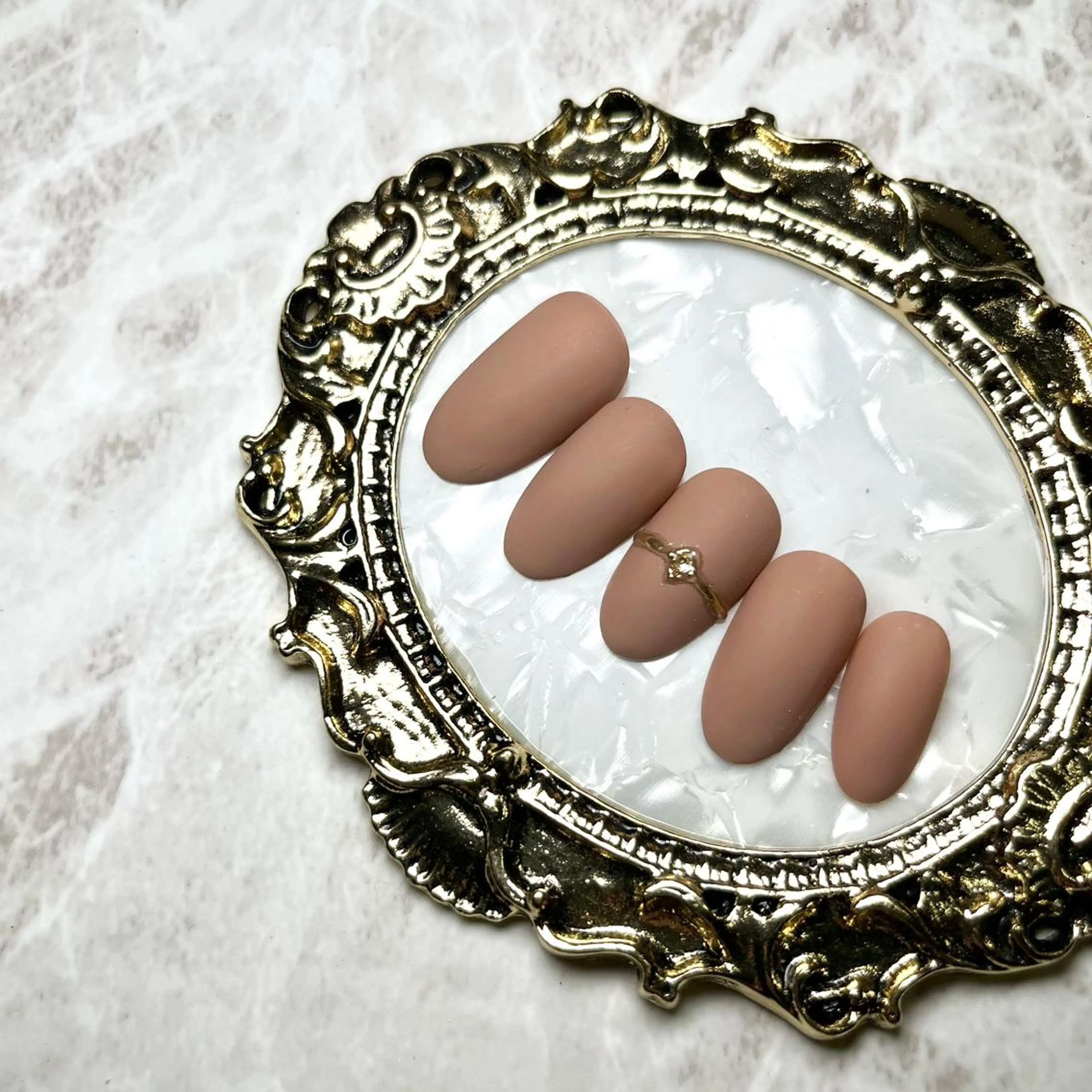 ネイル フットネイル フレンチネイル ジェルネイル ラメ(グリッター) ラメグラデーション NEO Beauty Salon所属・𝐍𝐄𝐎 𝐉𝐔𝐑𝐈のネイルデザイン