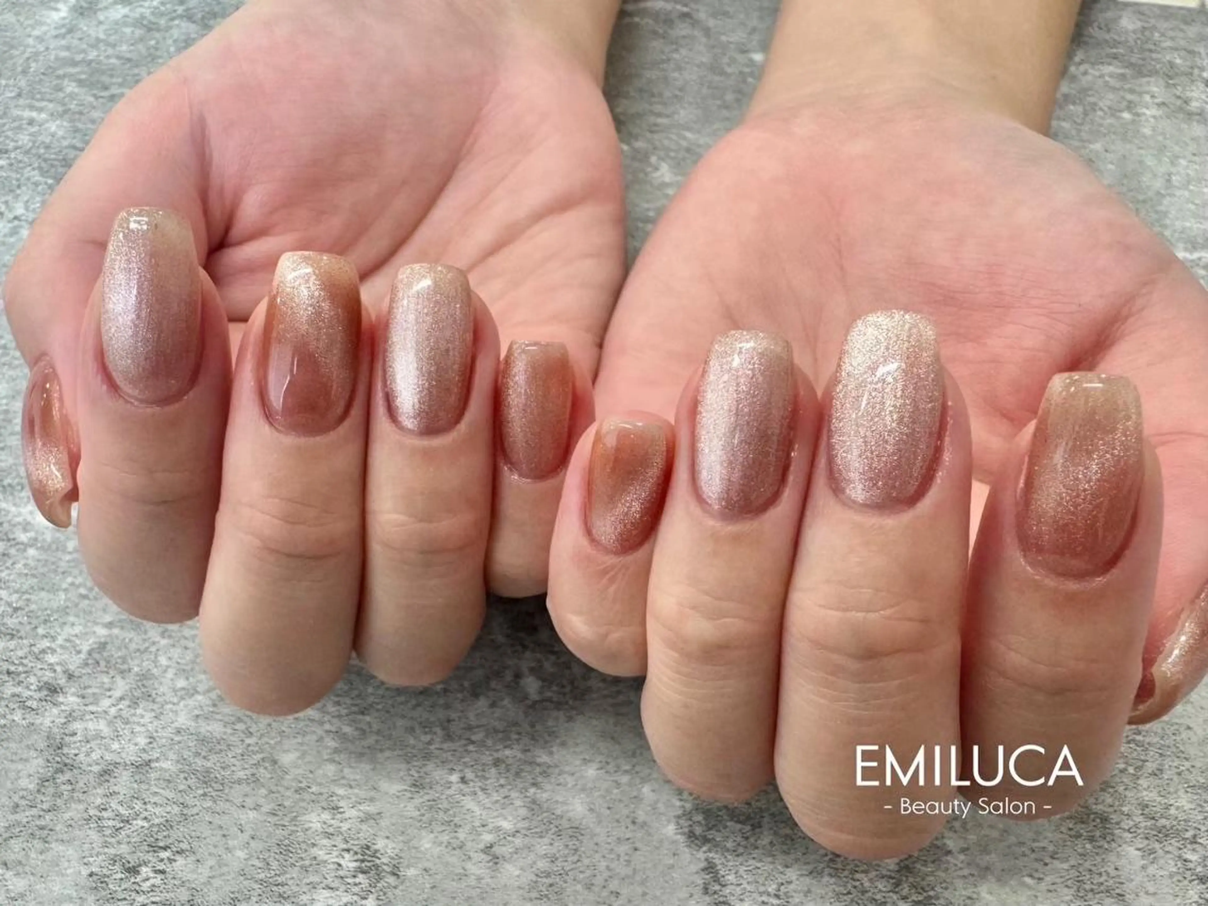 ネイル マグネットネイル ワンカラーネイル ハンドネイル ビューティーサロン EMILUCAのネイルデザイン