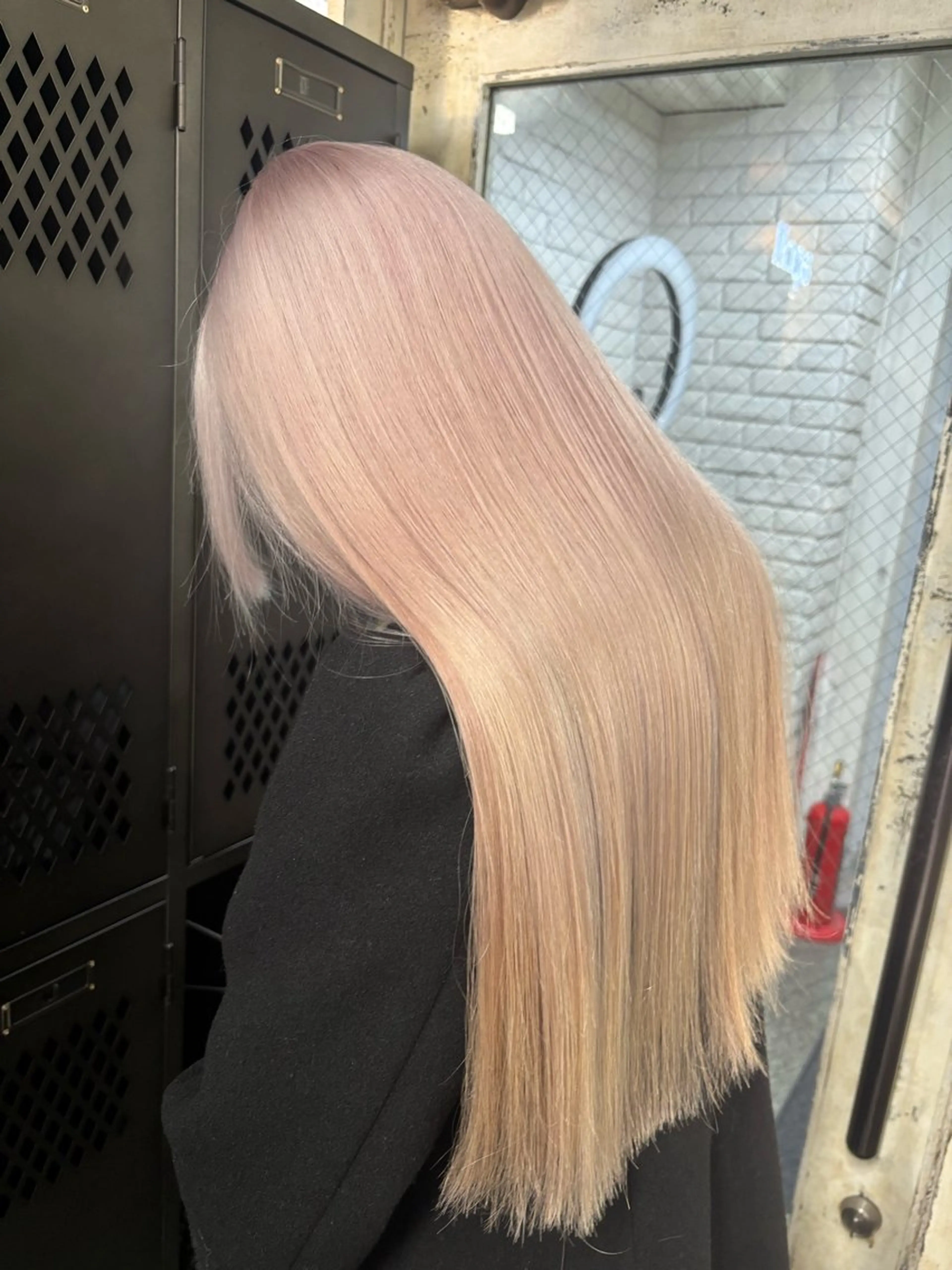 ロング カット ヘアカラー トリートメント apollo yokohama所属・レイヤーカット/ ハイトーン/ミノリのヘアスタイル