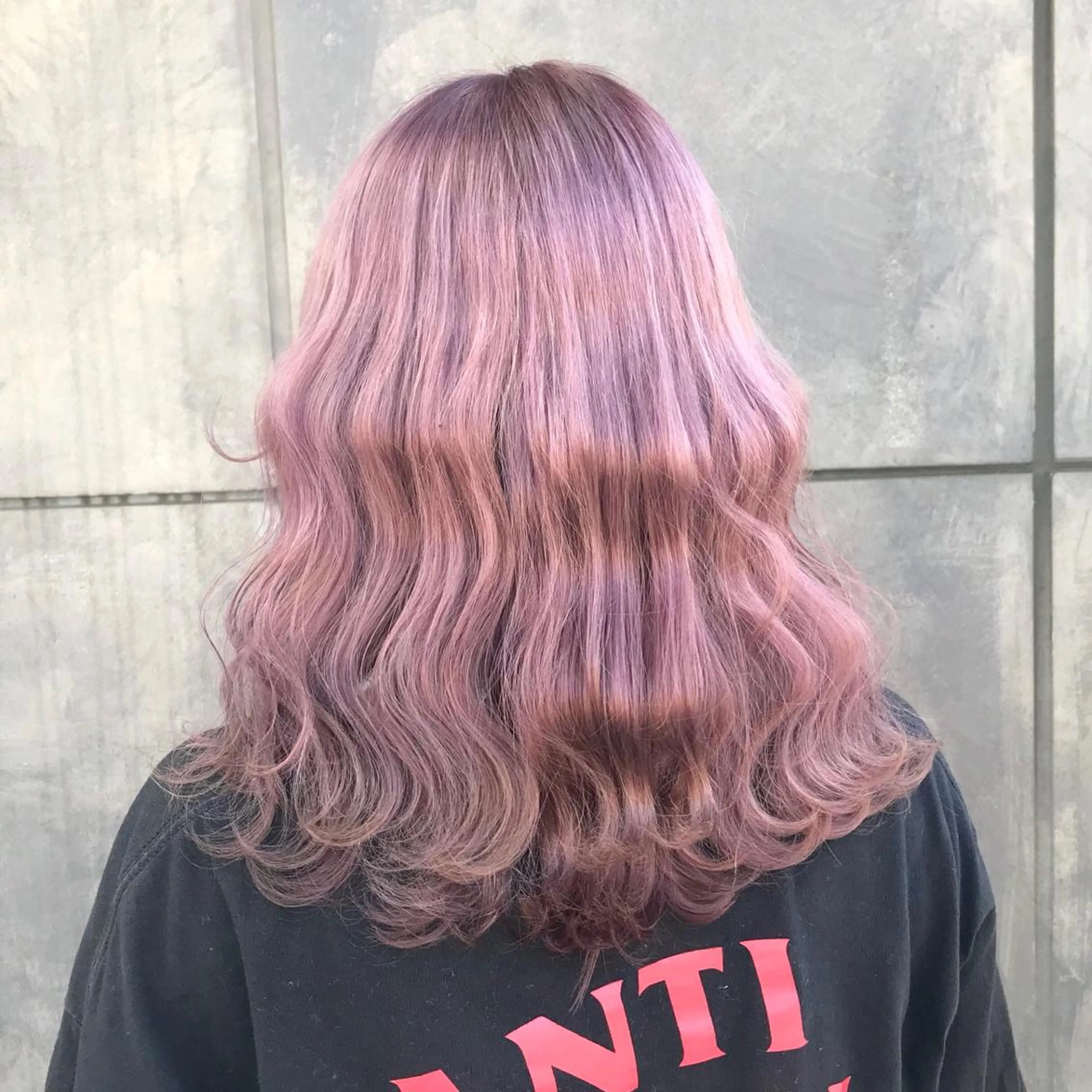 ミディアム カラー ブリーチ ピンクカラー タンバルモリ ヨシンモリ ムルギョル巻き サロウィン所属・K-POP好き美容師 🇰🇷Kai.Yのヘアスタイル