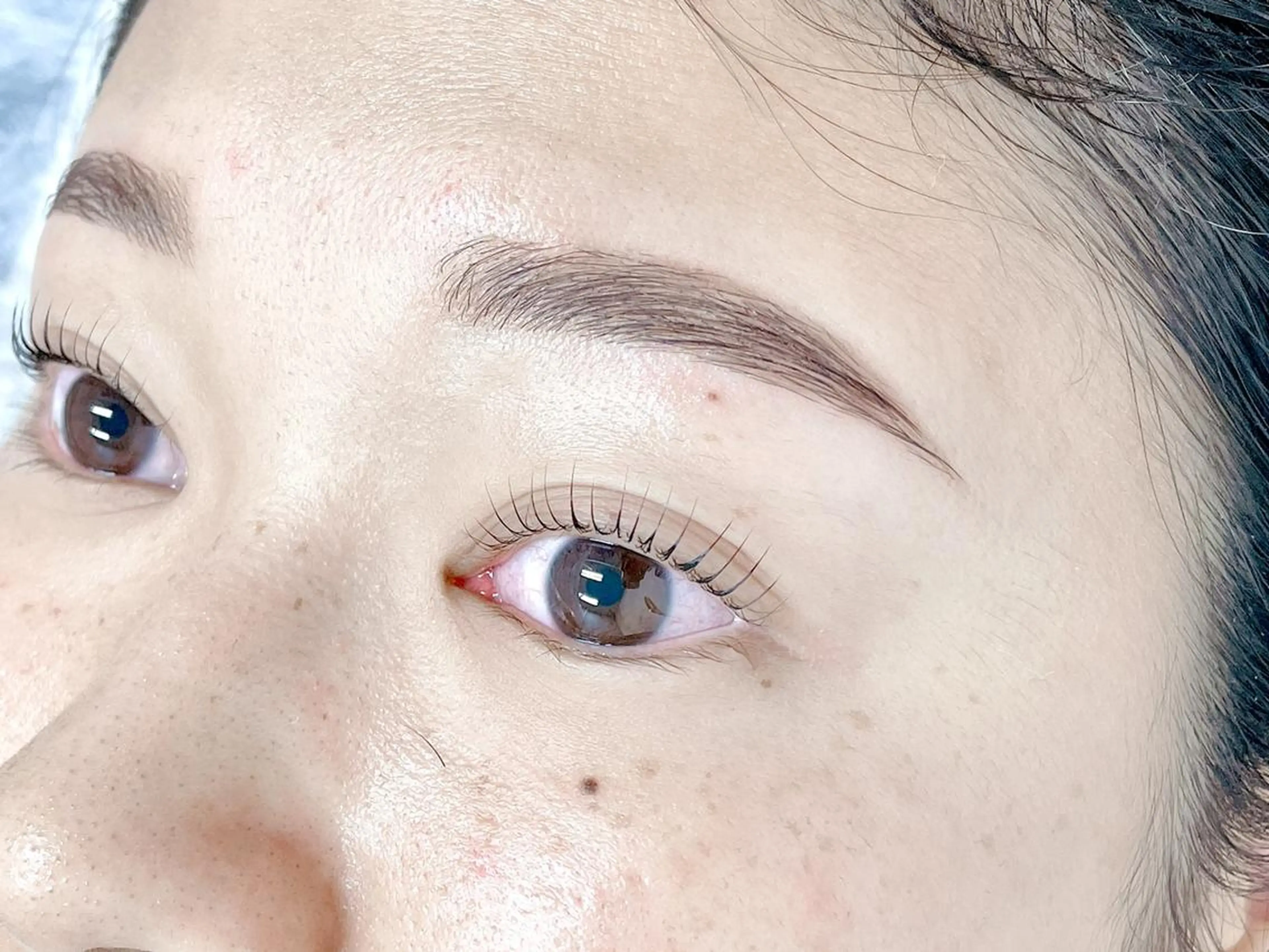 アイブロウ eyeHbe YURIのヘアスタイル