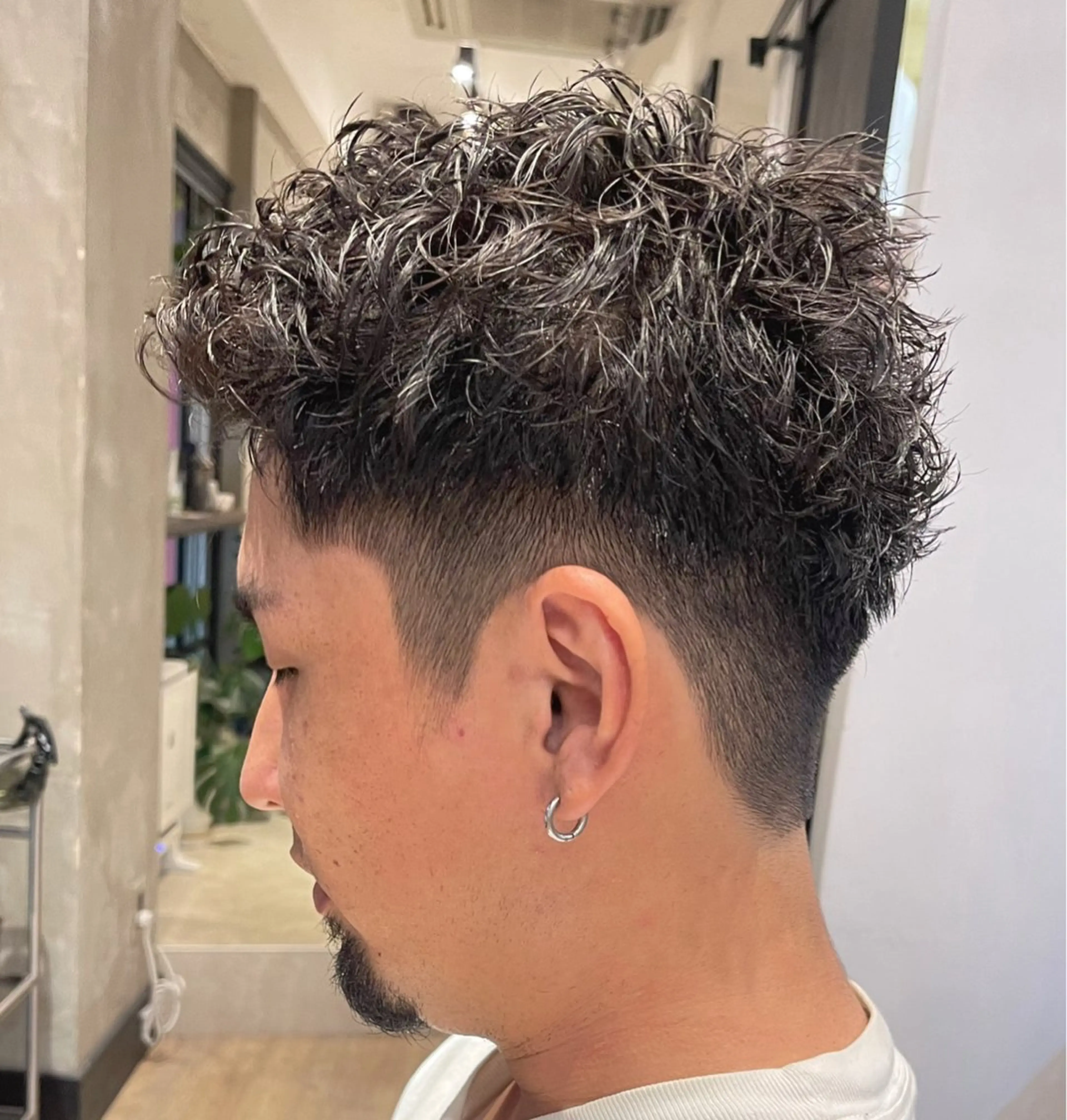 ショート パーマ メンズ ビジネス フェードカット メンズ韓国風 マッシュ メンズパーマ カット パーマ トリートメント ヘアセット amie高崎所属・高崎メンズパーマ 髪質改善TAKEのヘアスタイル