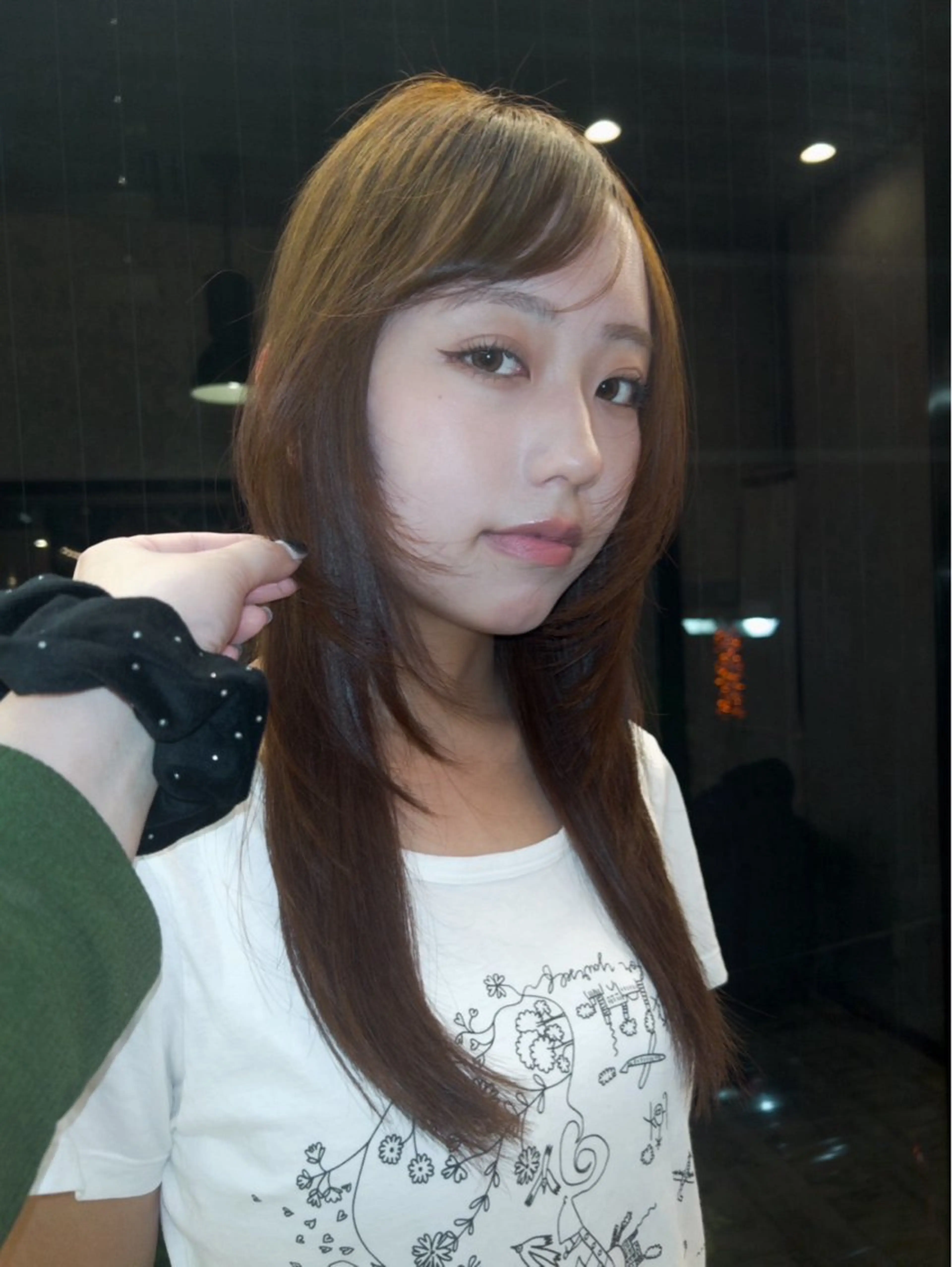 ロング レイヤーカット ウルフカット tiel【ティエル】所属・tiel 小山莉々のヘアスタイル