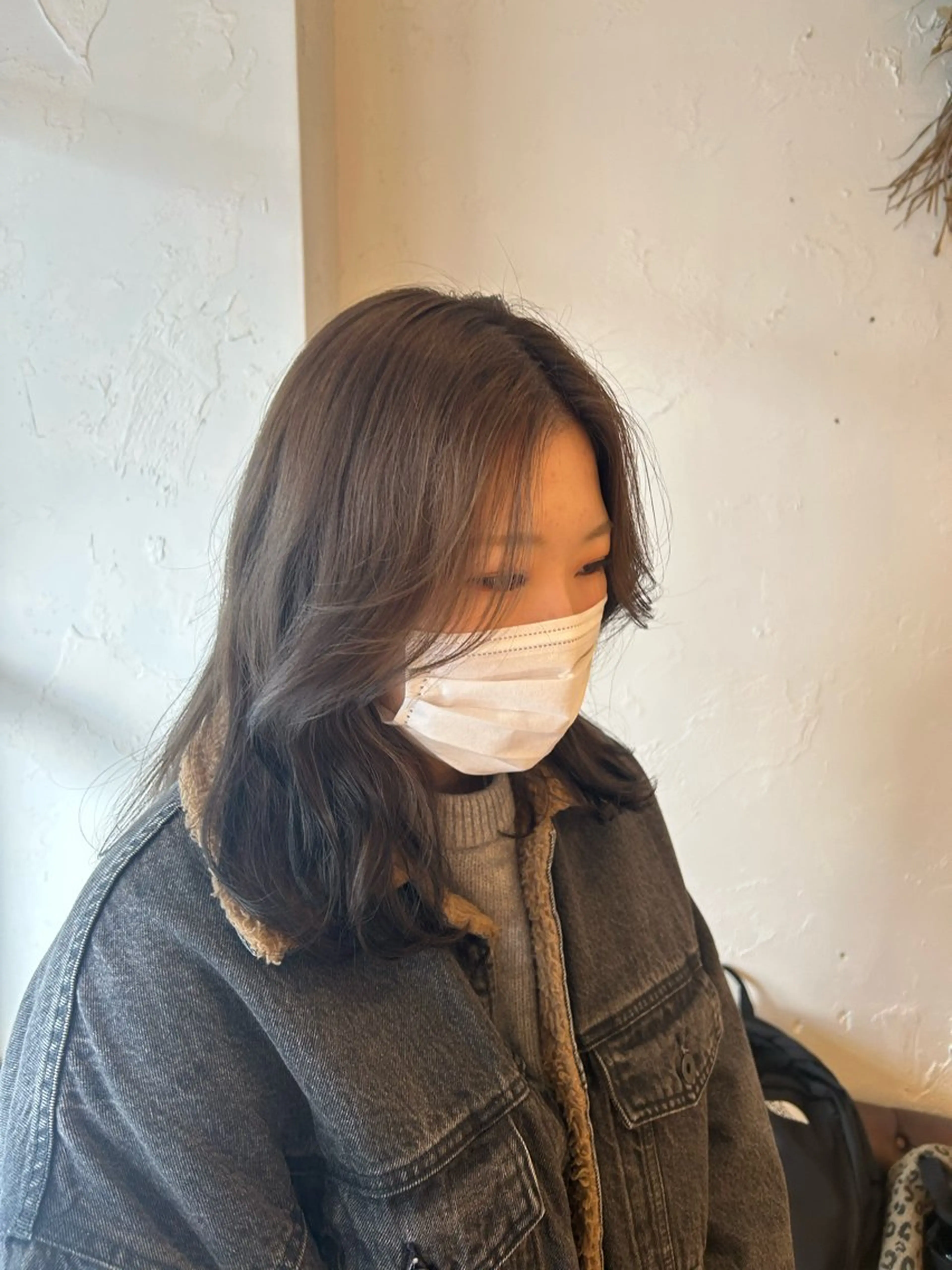 ミディアム カラー ダブルカラー グレージュ Lilly所属・成田 智彩のヘアスタイル