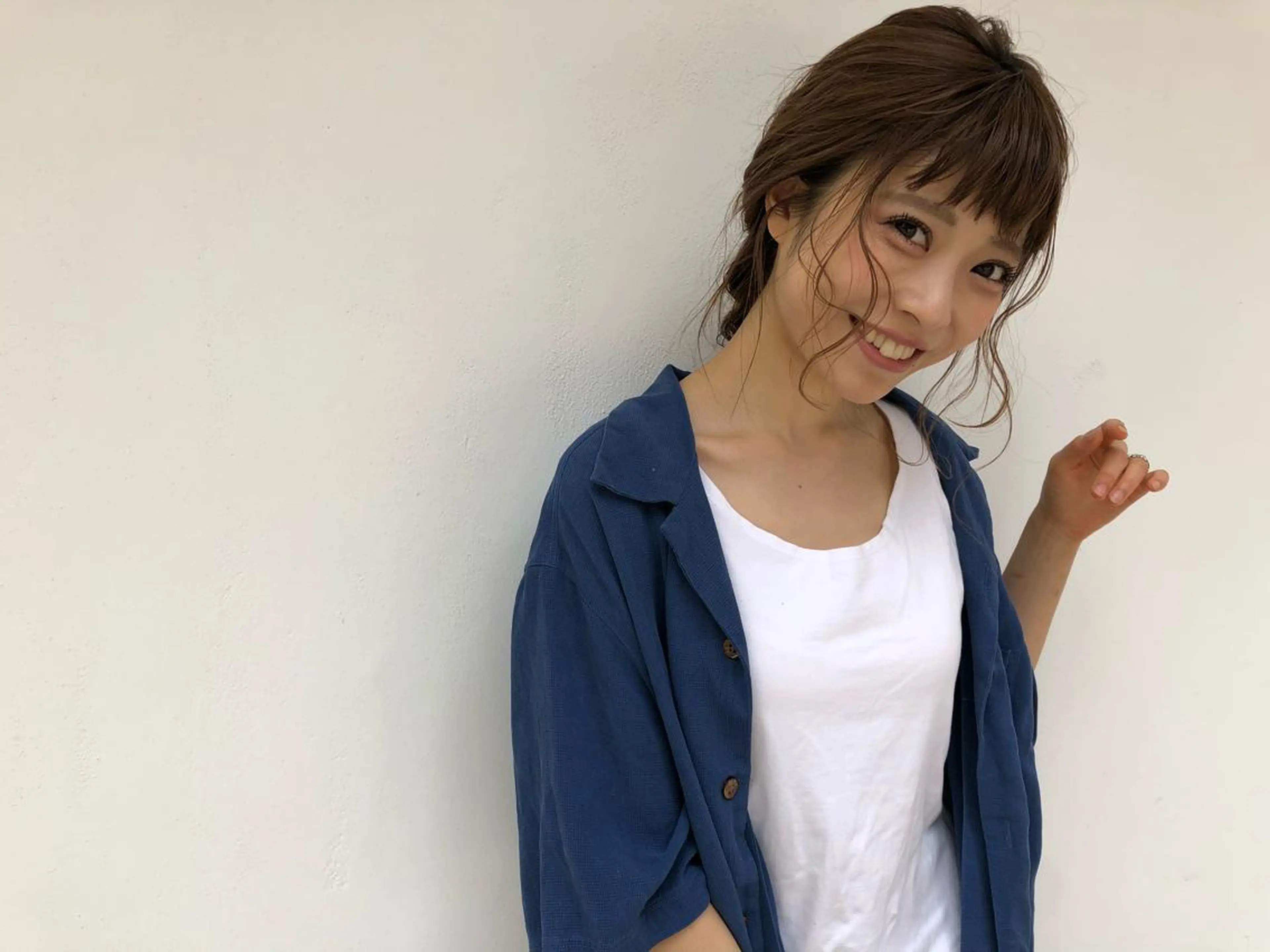 カラー ヘアアレンジ 顔周りレイヤー/韓国 ブリーチminamiのヘアスタイル