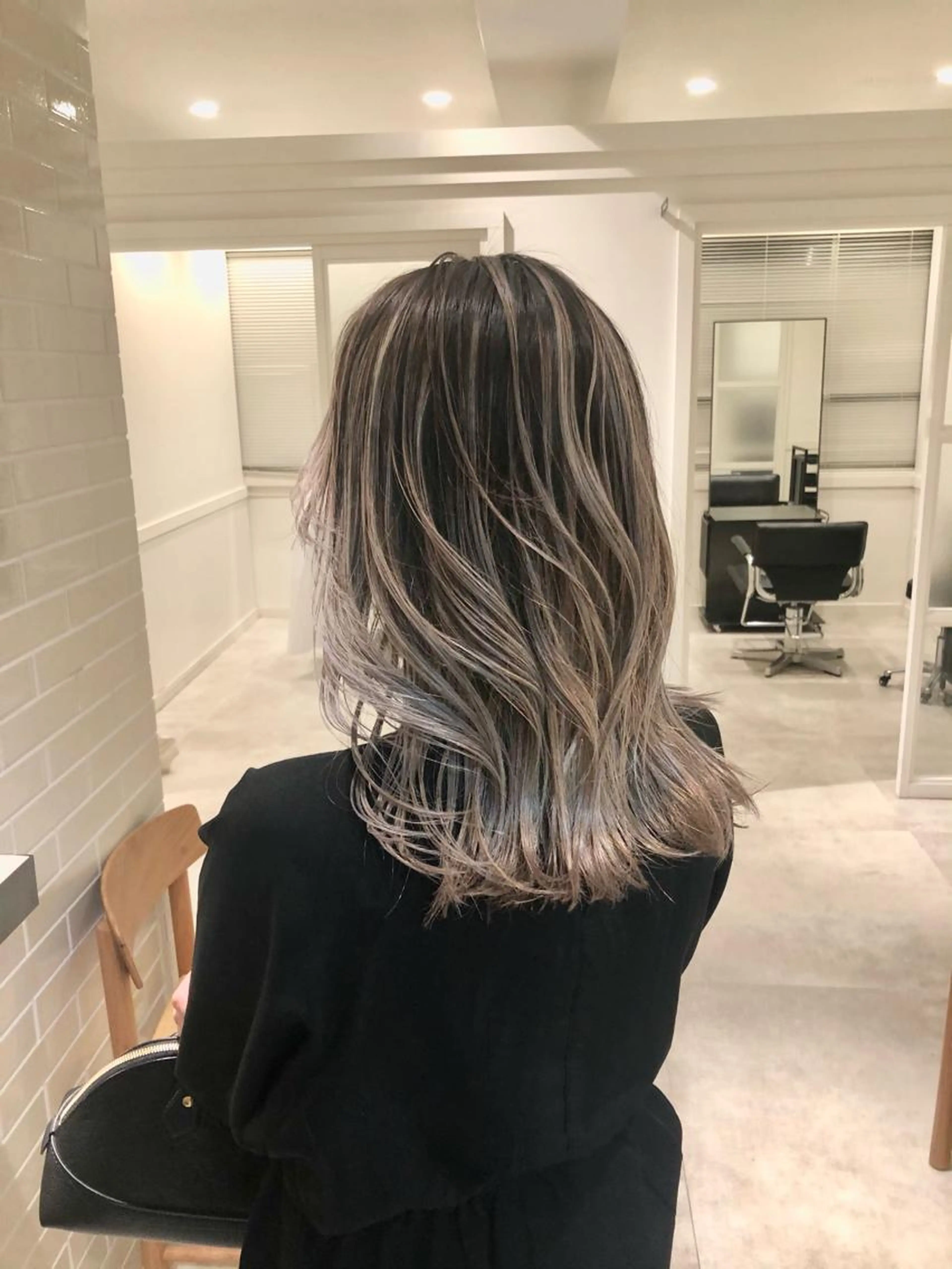 【1日2名様限定】カット＋(2回ブリーチ))ハイライトorバレイヤージュ＋ホワイトカラー＋高保湿トリートメント✨の写真