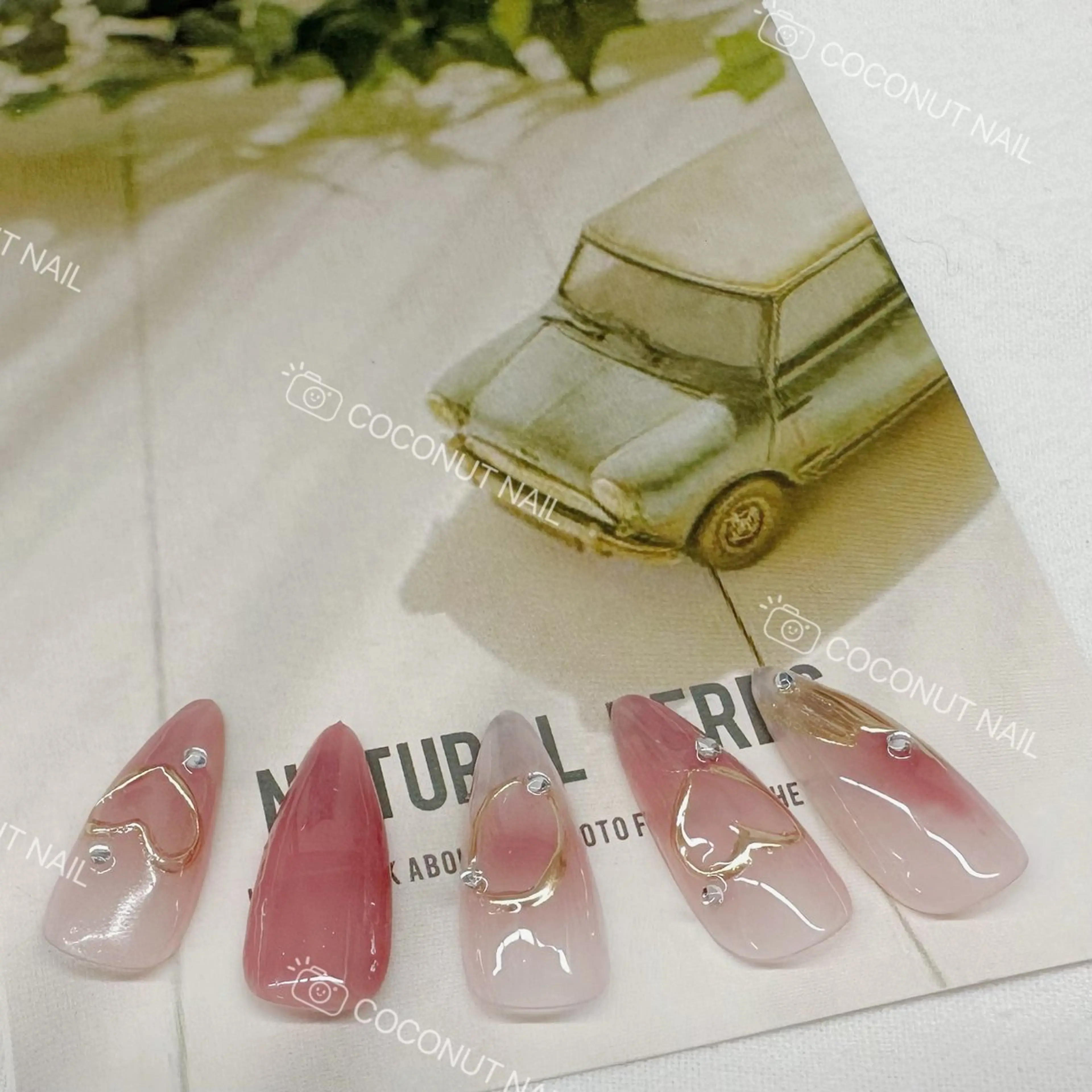 ネイル ミラーネイル ワンホンネイル ハンドネイル 神田 ココナッツのネイルデザイン