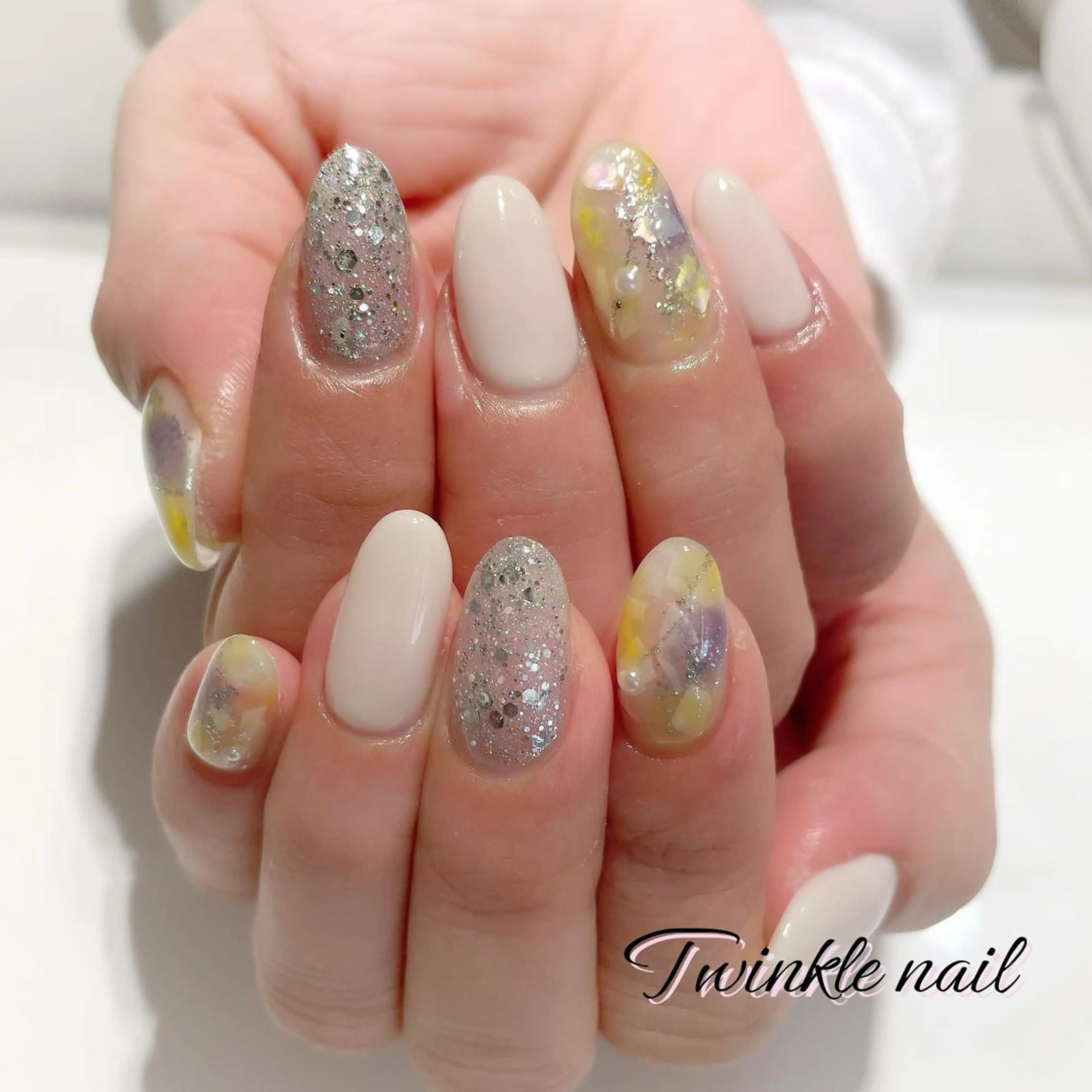 ネイル ハンドネイル ハンドケア 中井 綾香の眉毛・アイブロウイメージ