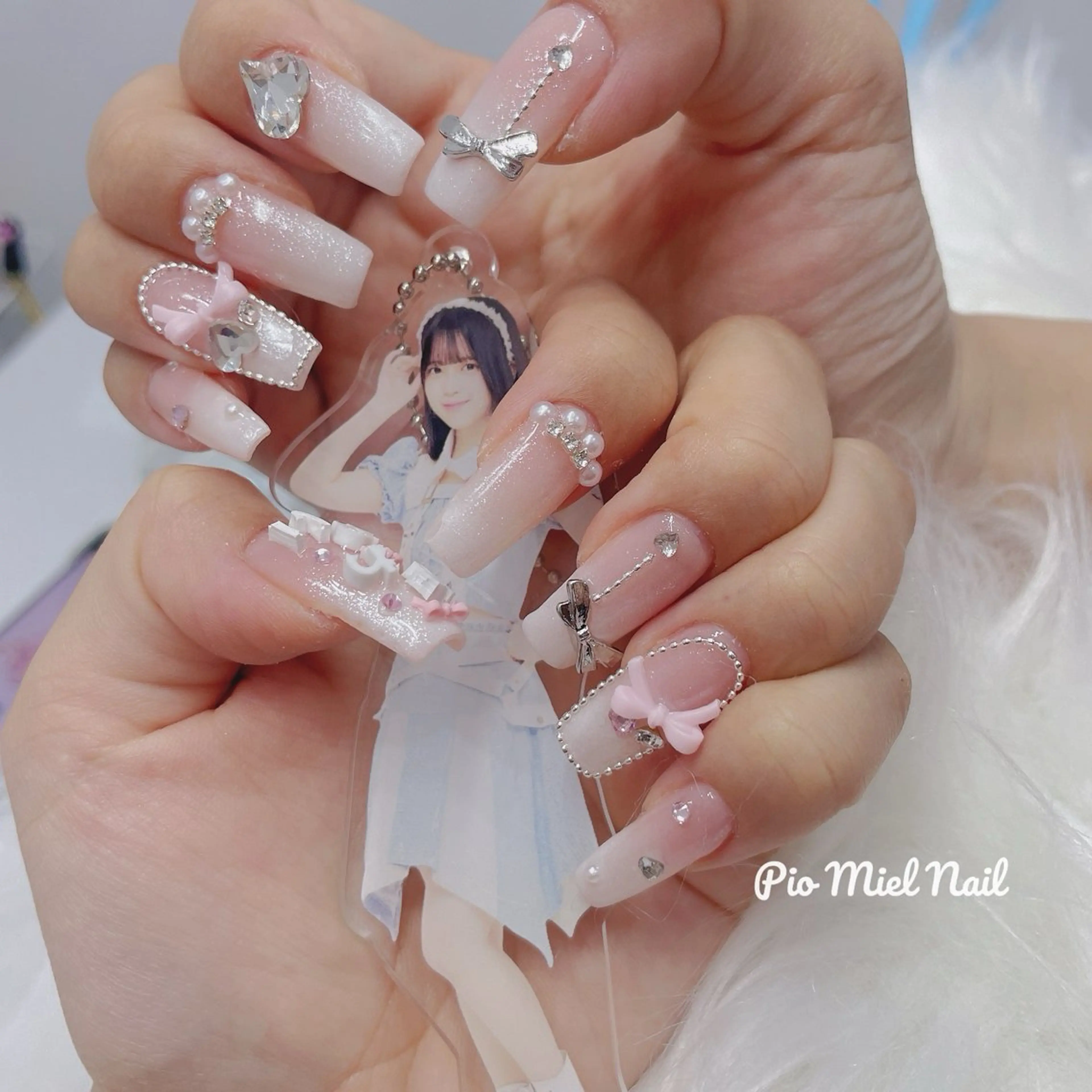 ミディアム 韓国風ヘア ハンドネイル momo 長さだしのネイルデザイン