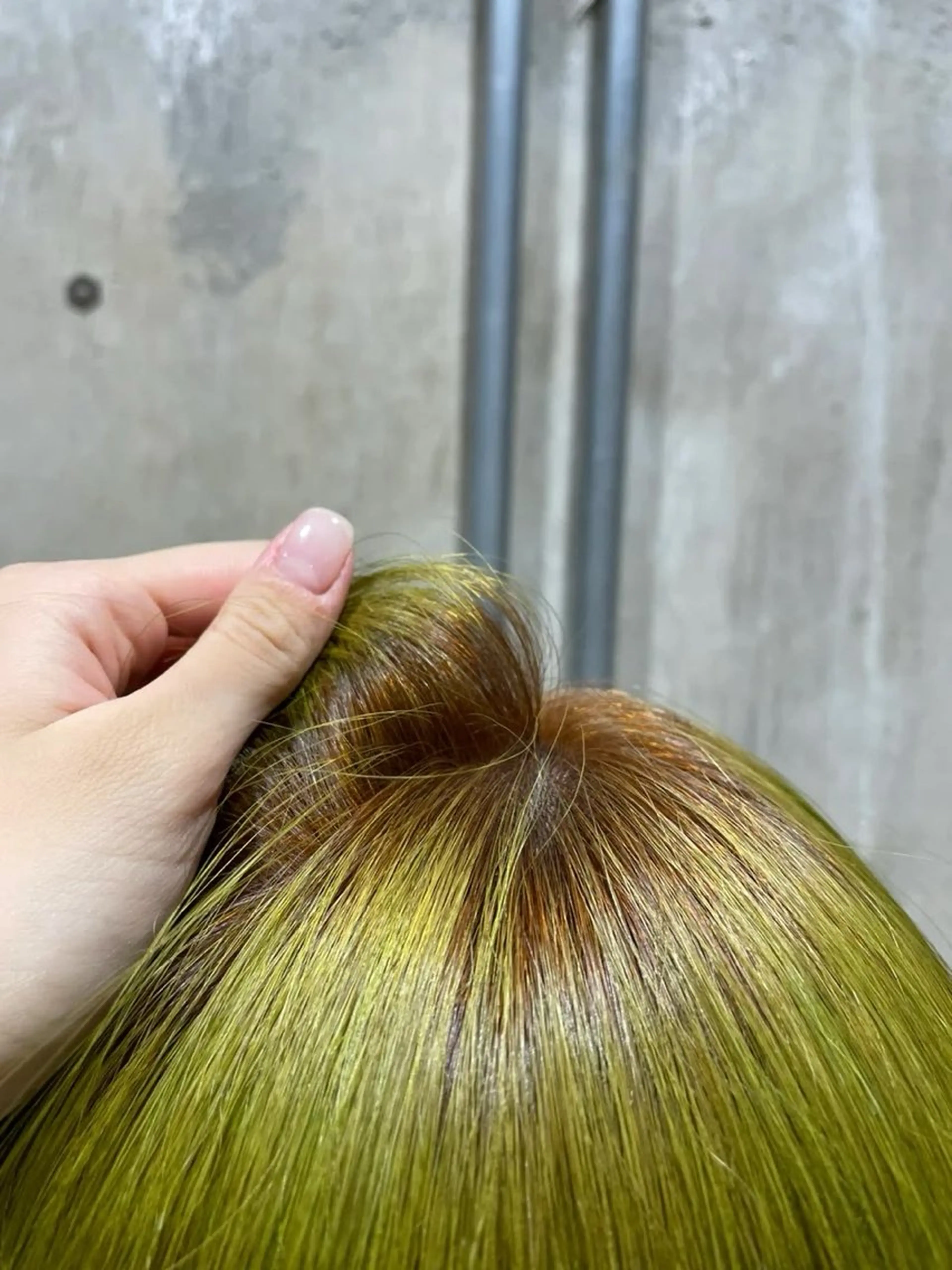 ミディアム カラー ワタナベ アオイのヘアスタイル