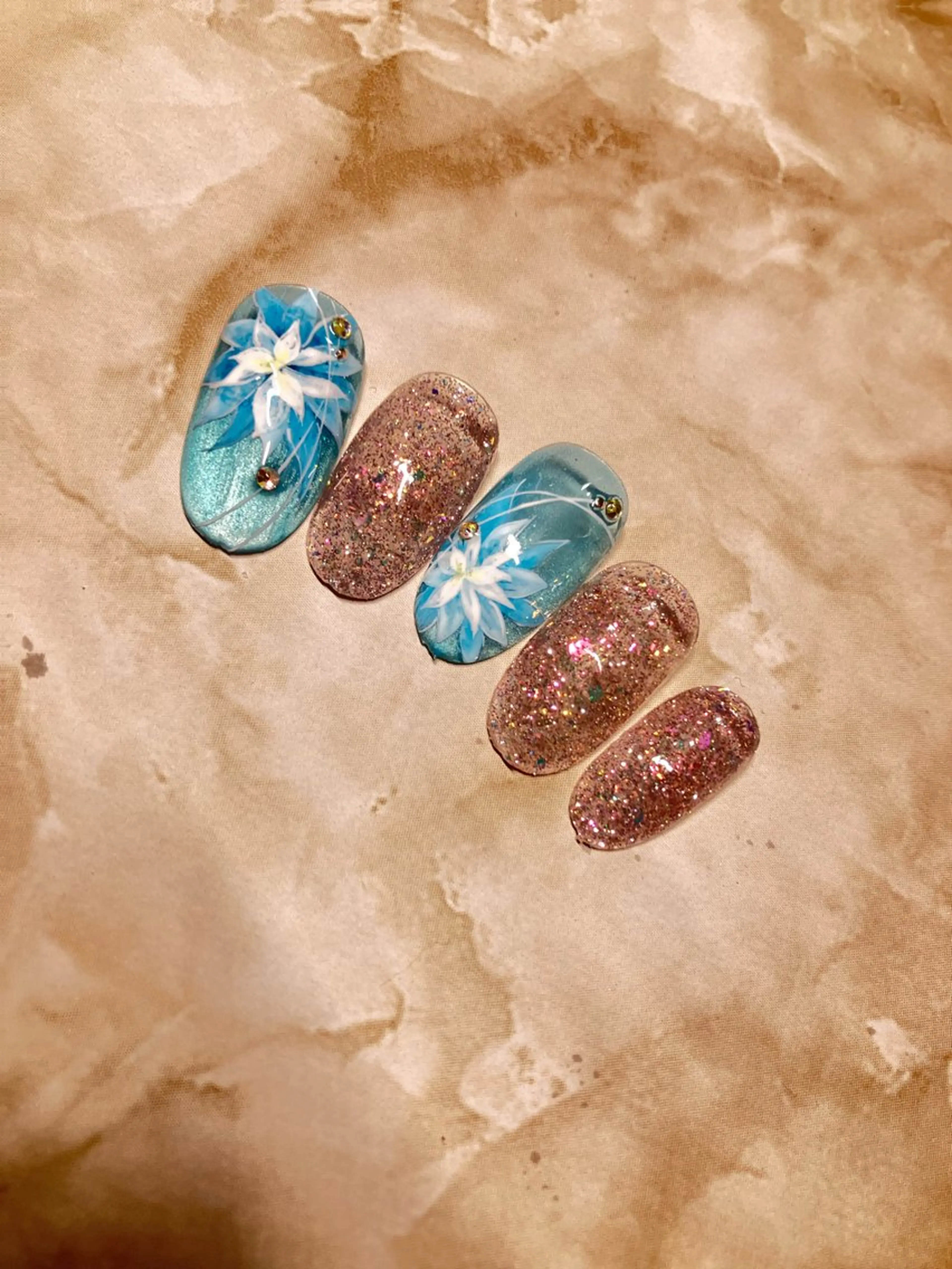 ネイル andulte MAIのネイルデザイン